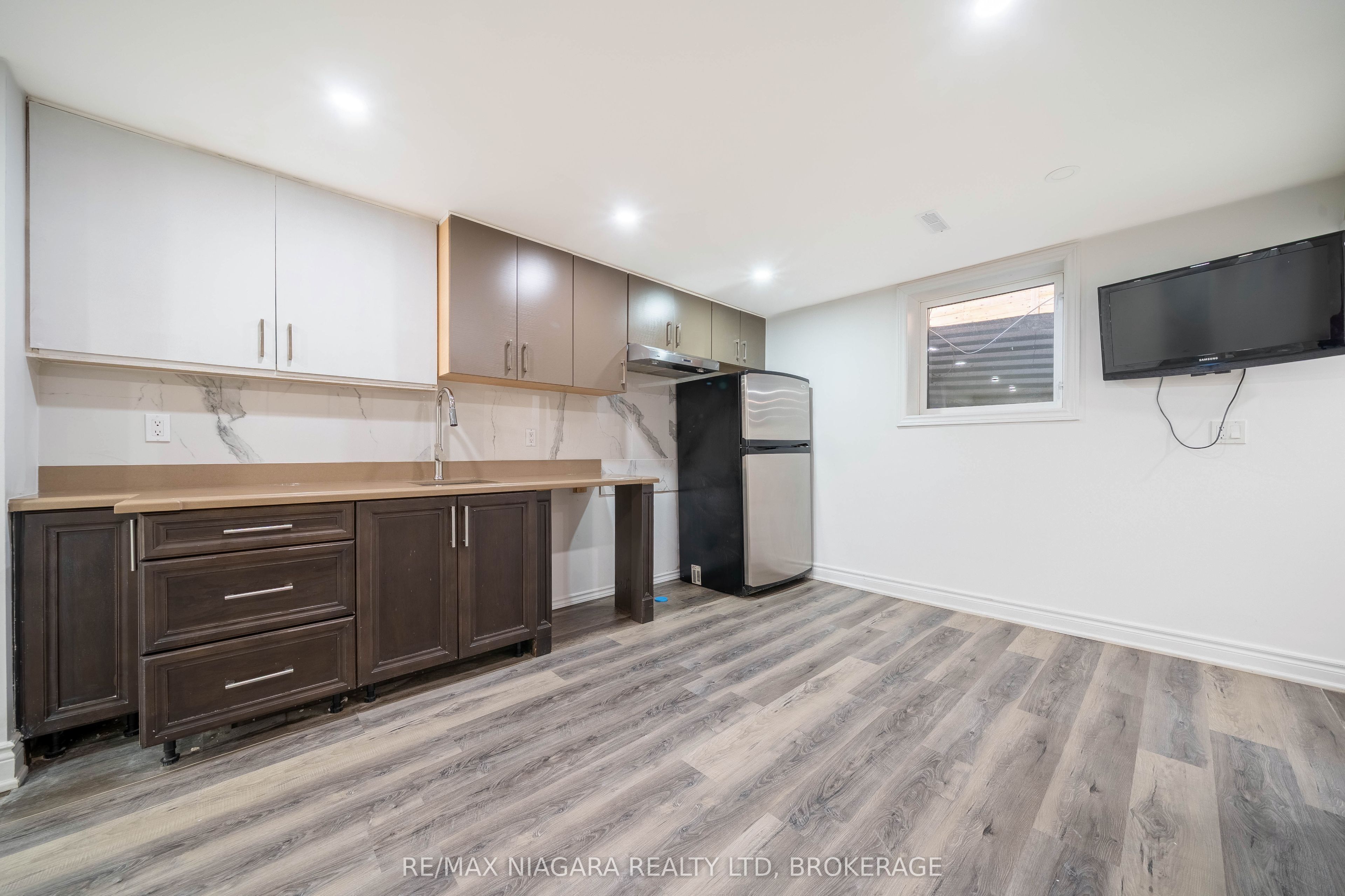 2 Aitken Circle Property Photo 37