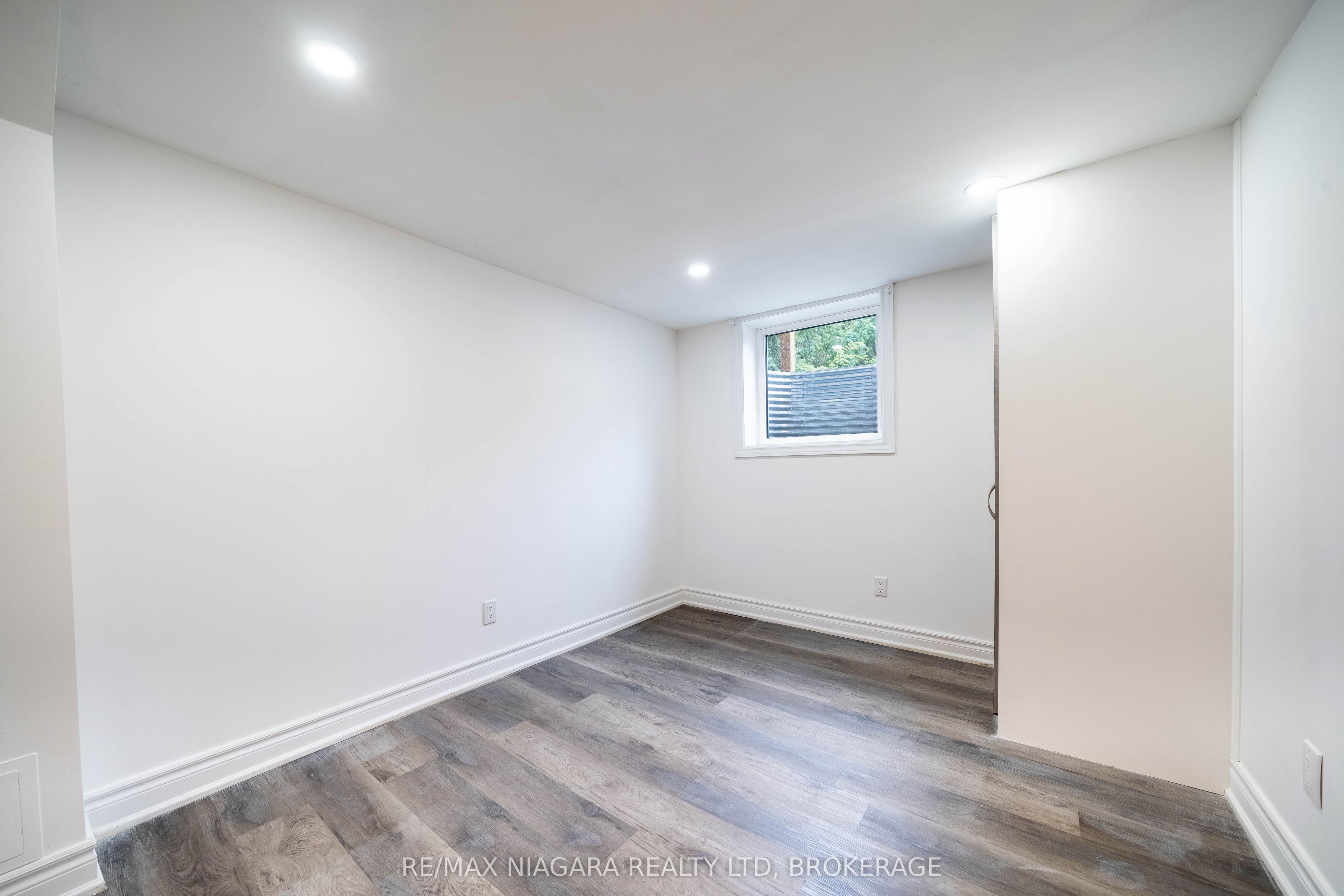 2 Aitken Circle Property Photo 38