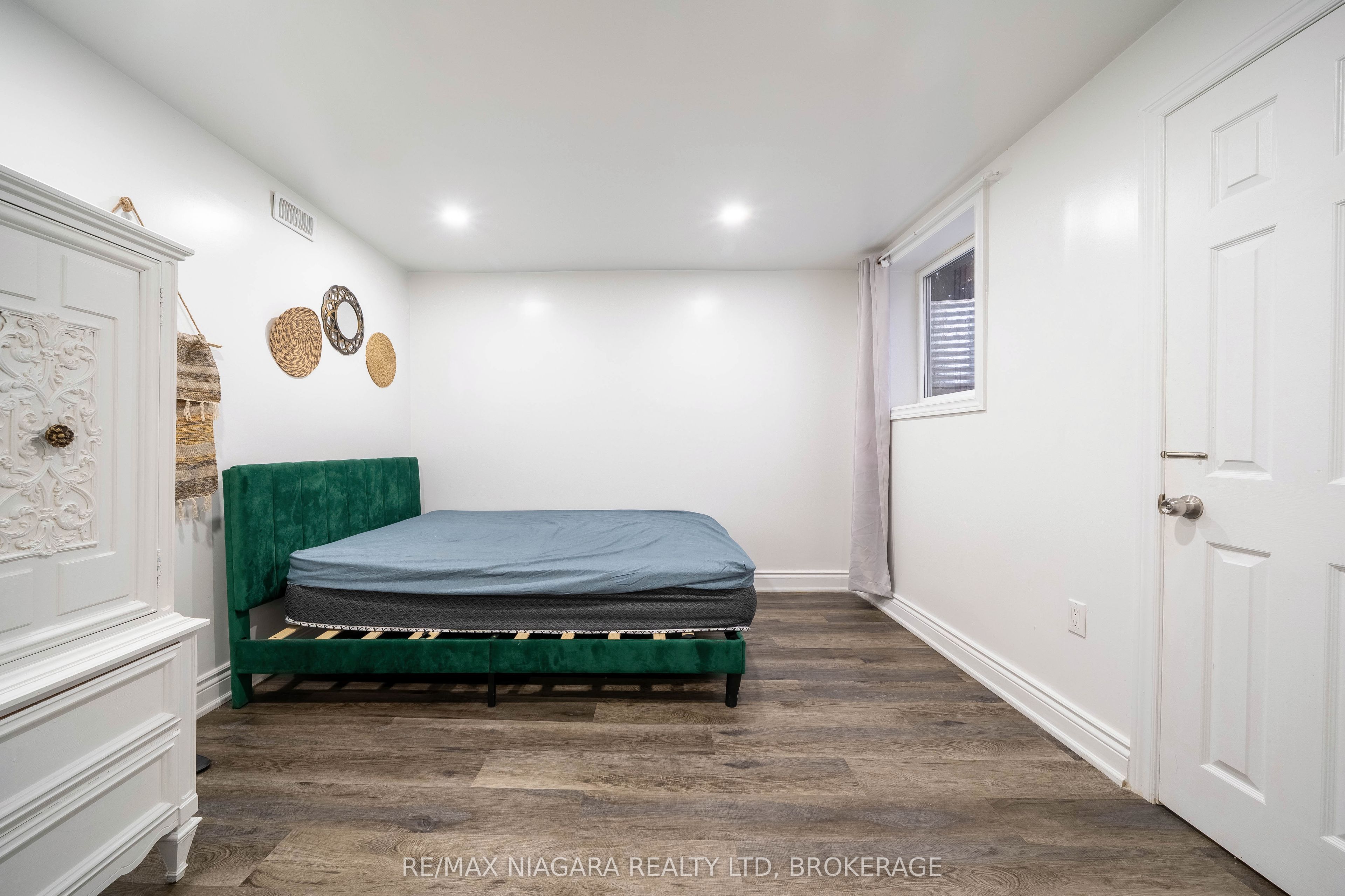2 Aitken Circle Property Photo 41