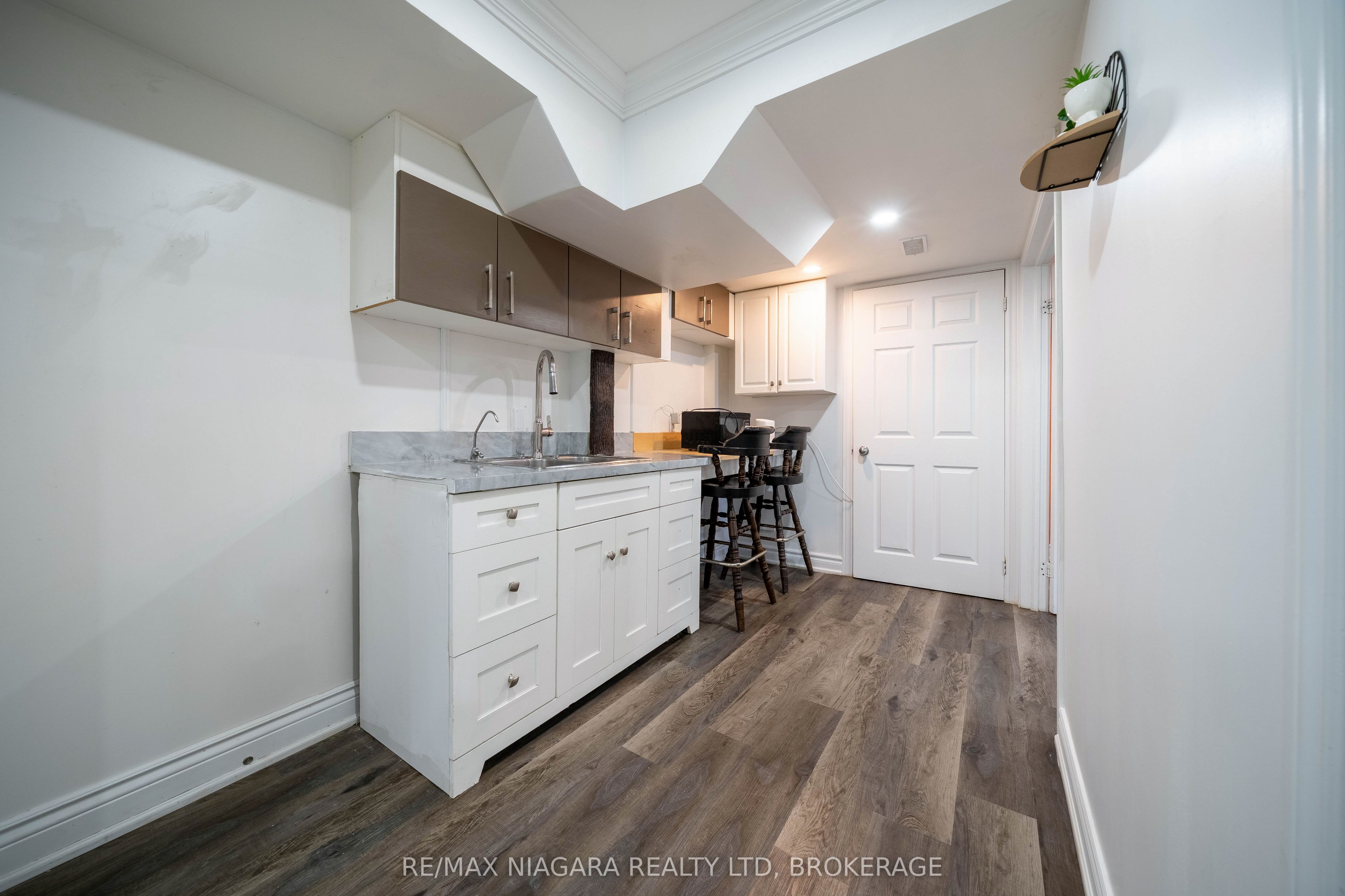 2 Aitken Circle Property Photo 43