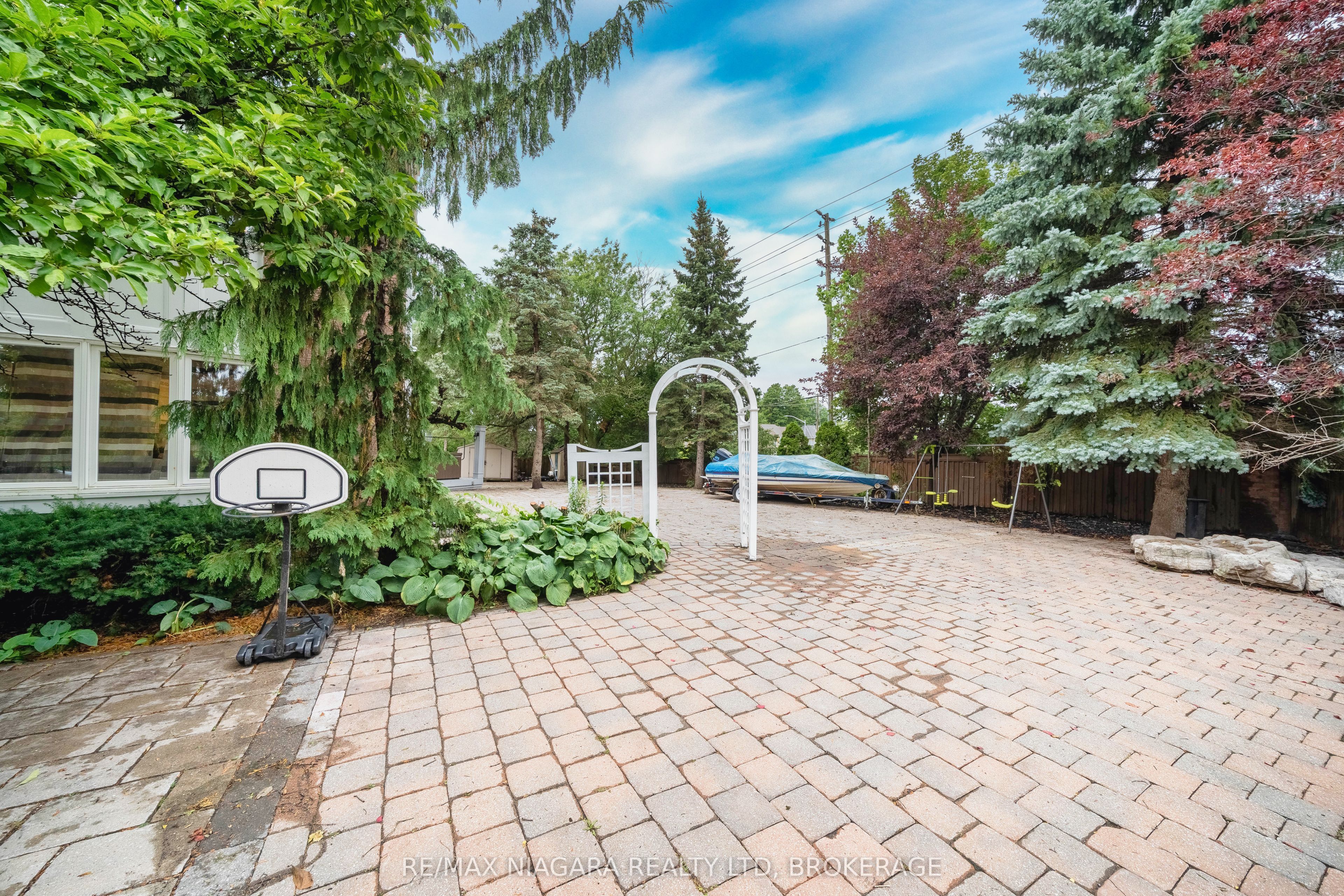 2 Aitken Circle Property Photo 46