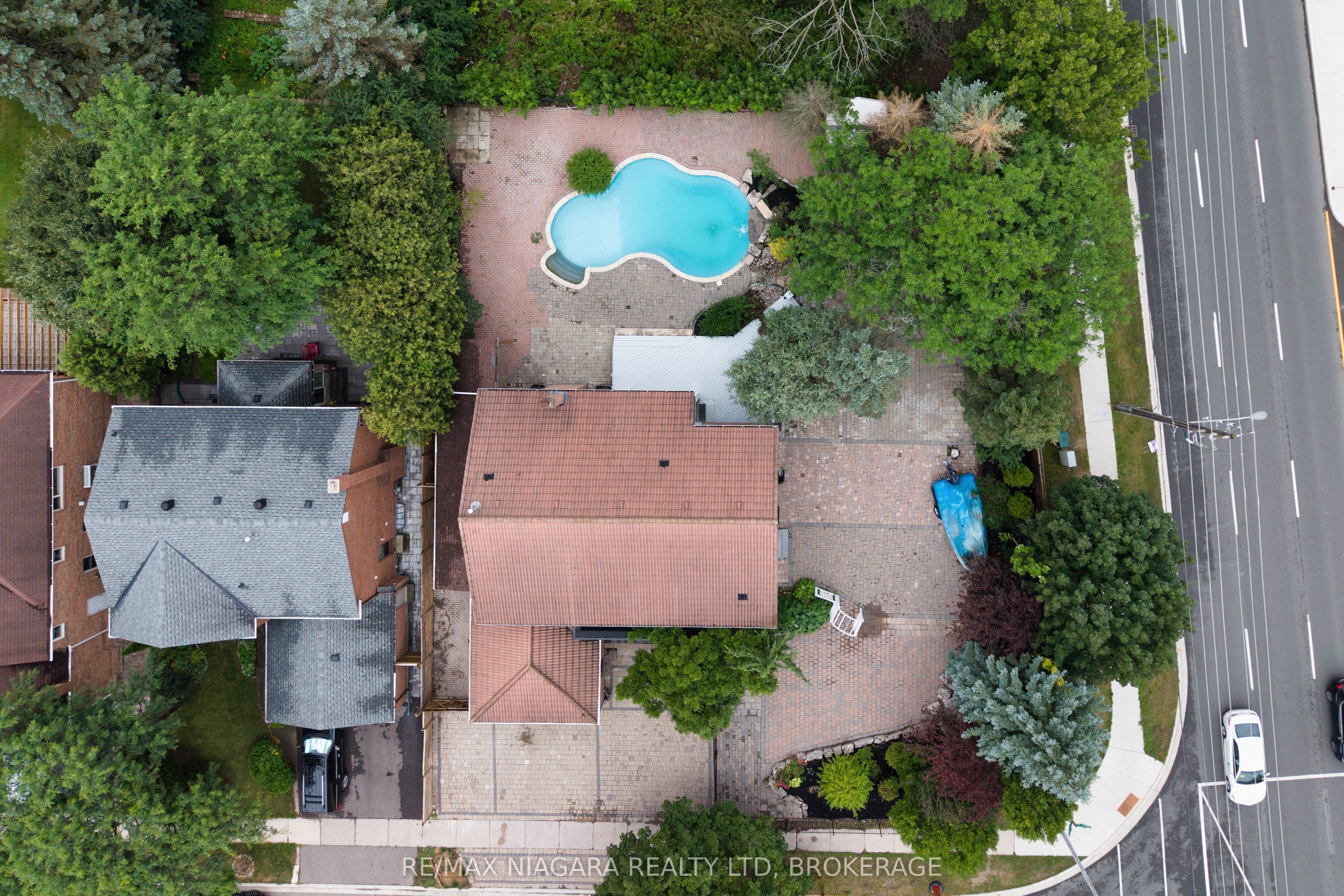 2 Aitken Circle Property Photo 49