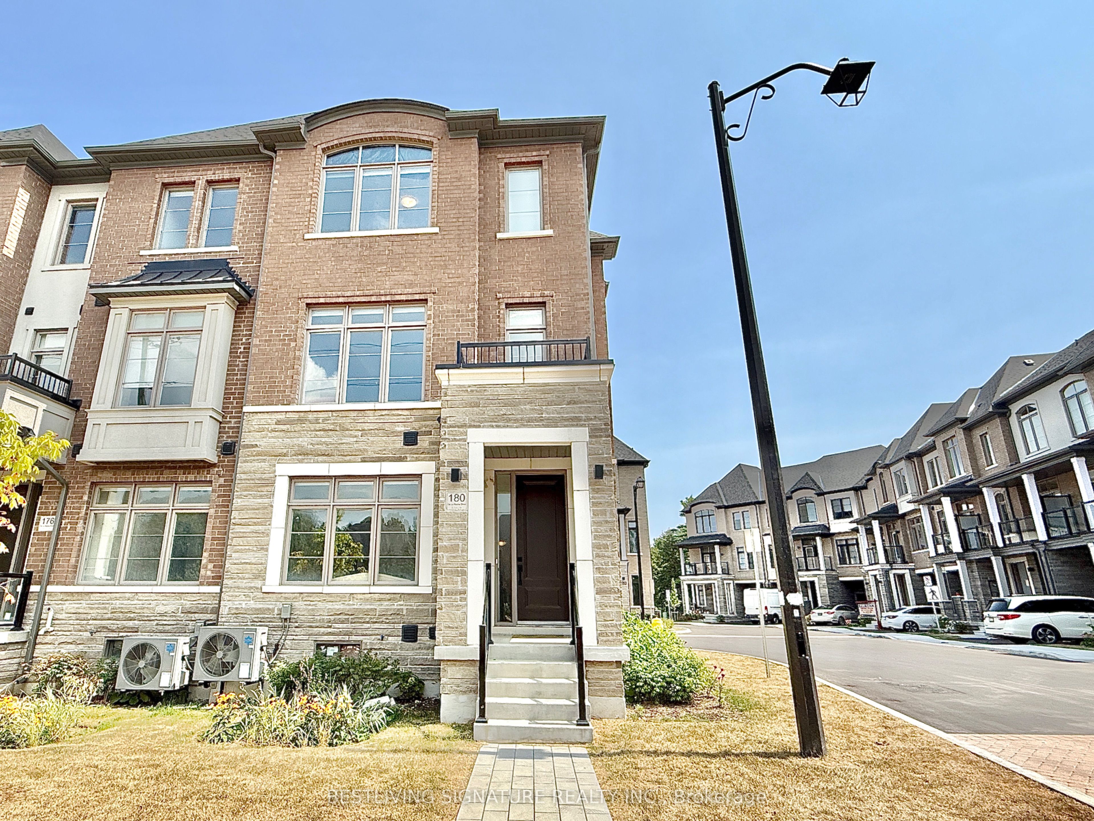 180 De La Roche Drive Property Photo 2