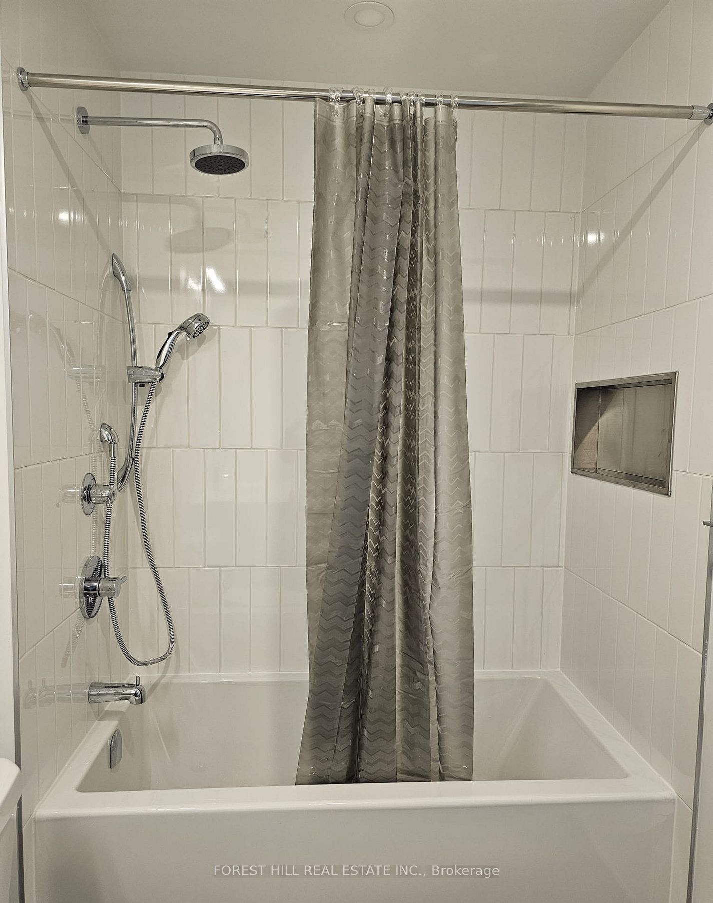 8 Beverley Glen Boulevard C904 Property Photo 14