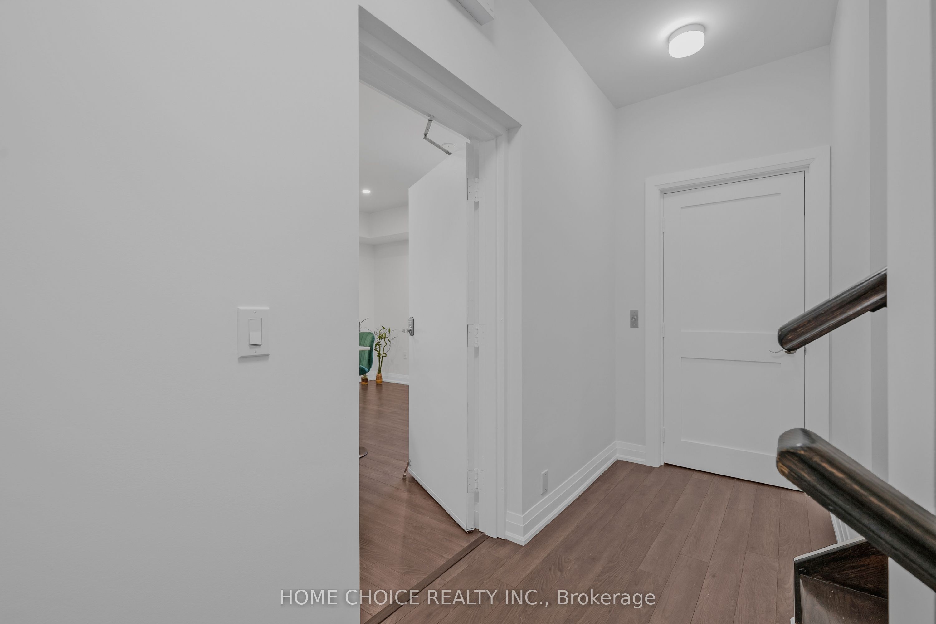 5289 Highway 7 Highway W D704 Property Photo 6