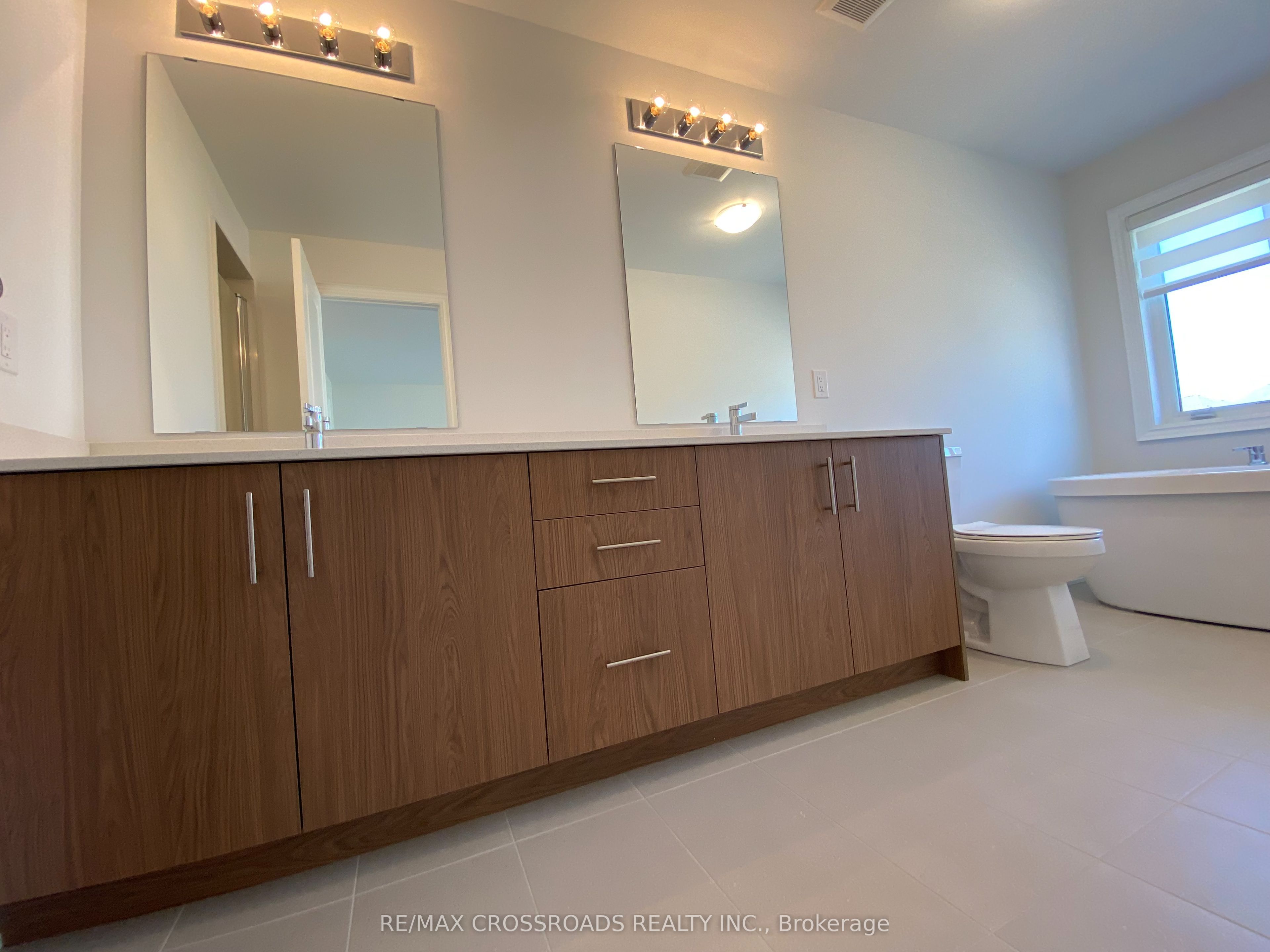 4 Kamper Avenue Property Photo 30