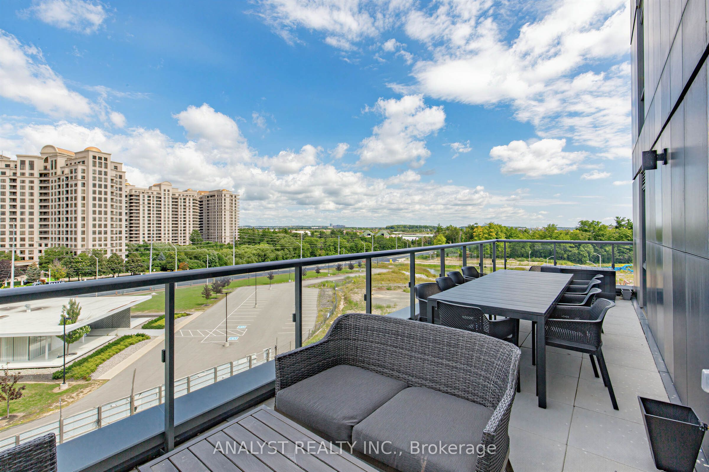 498 Caldari Road 522 Property Photo 1