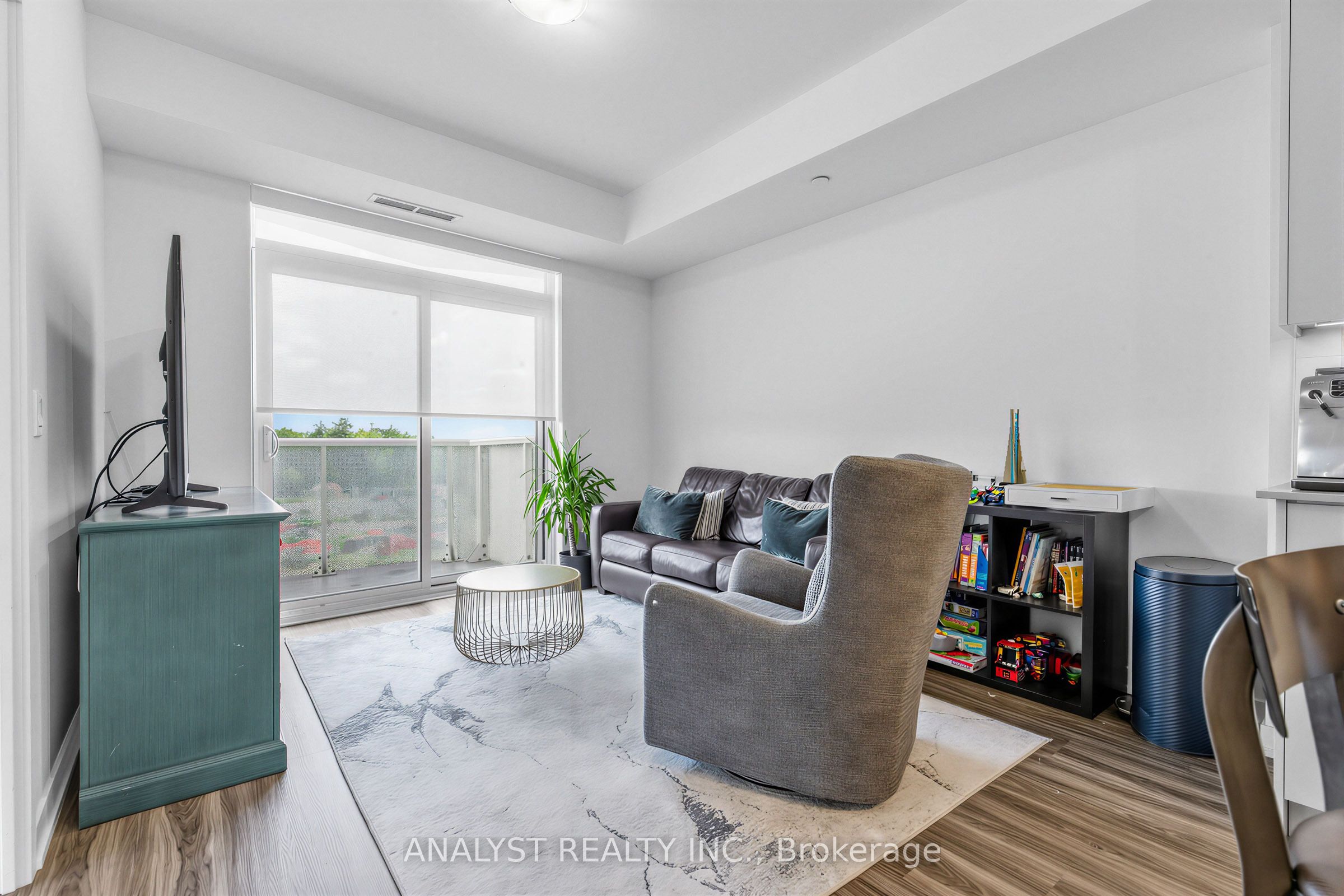498 Caldari Road 522 Property Photo 8