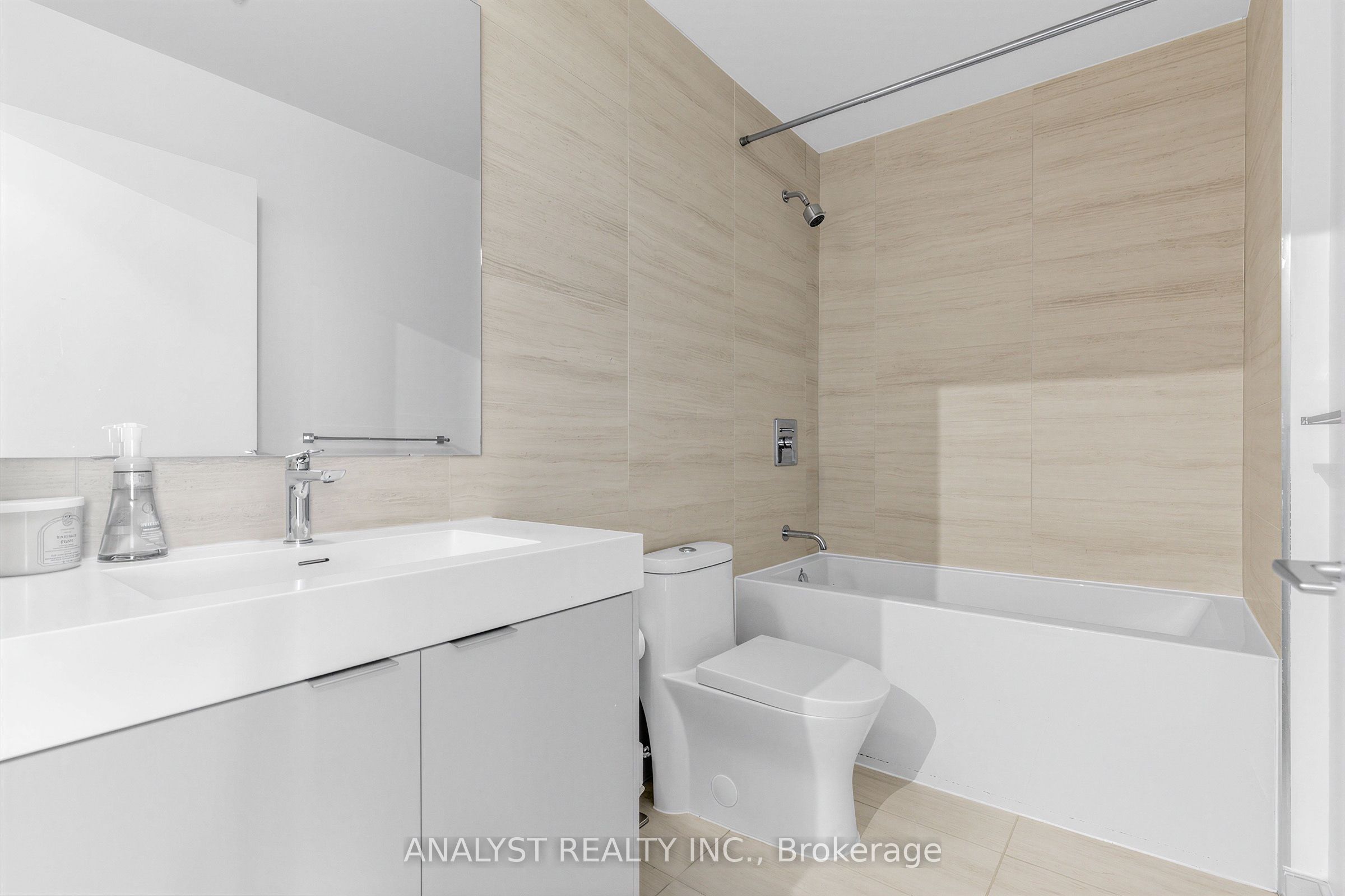 498 Caldari Road 522 Property Photo 15