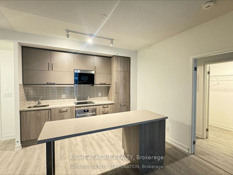 8119 Birchmount Road 930 Property Photo 6