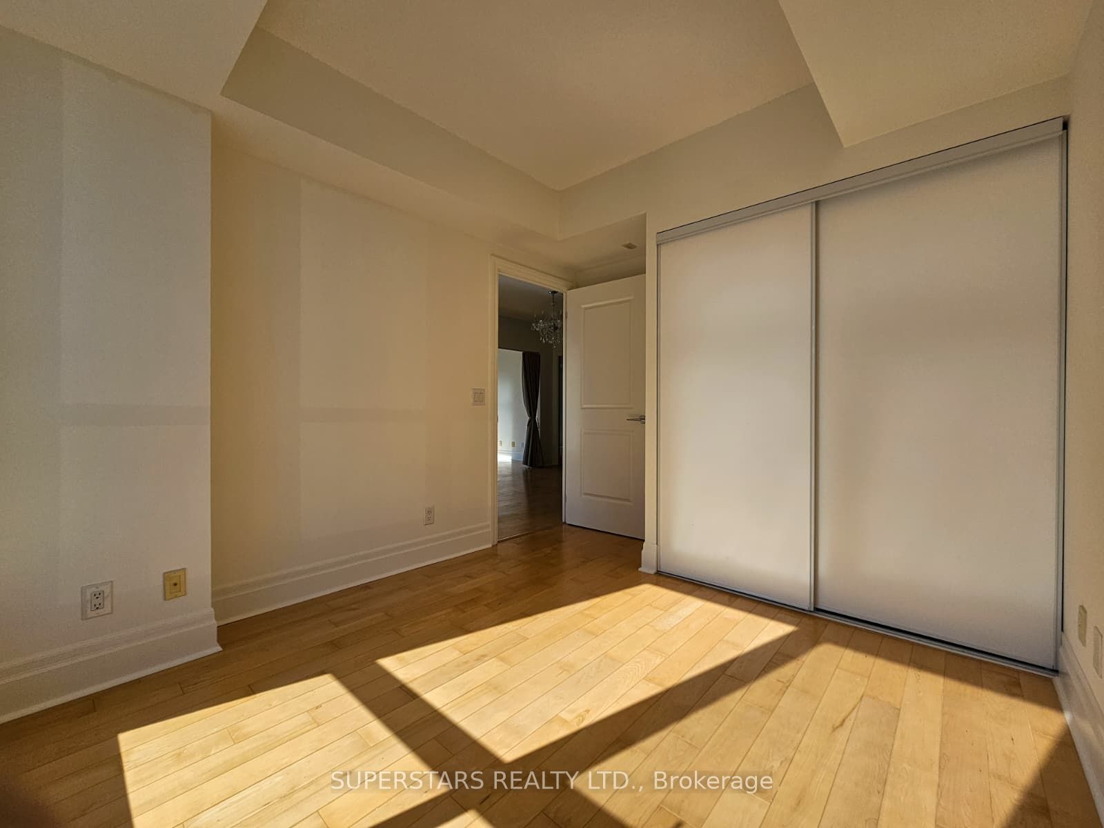 1 Upper Duke Crescent 509 Property Photo 10