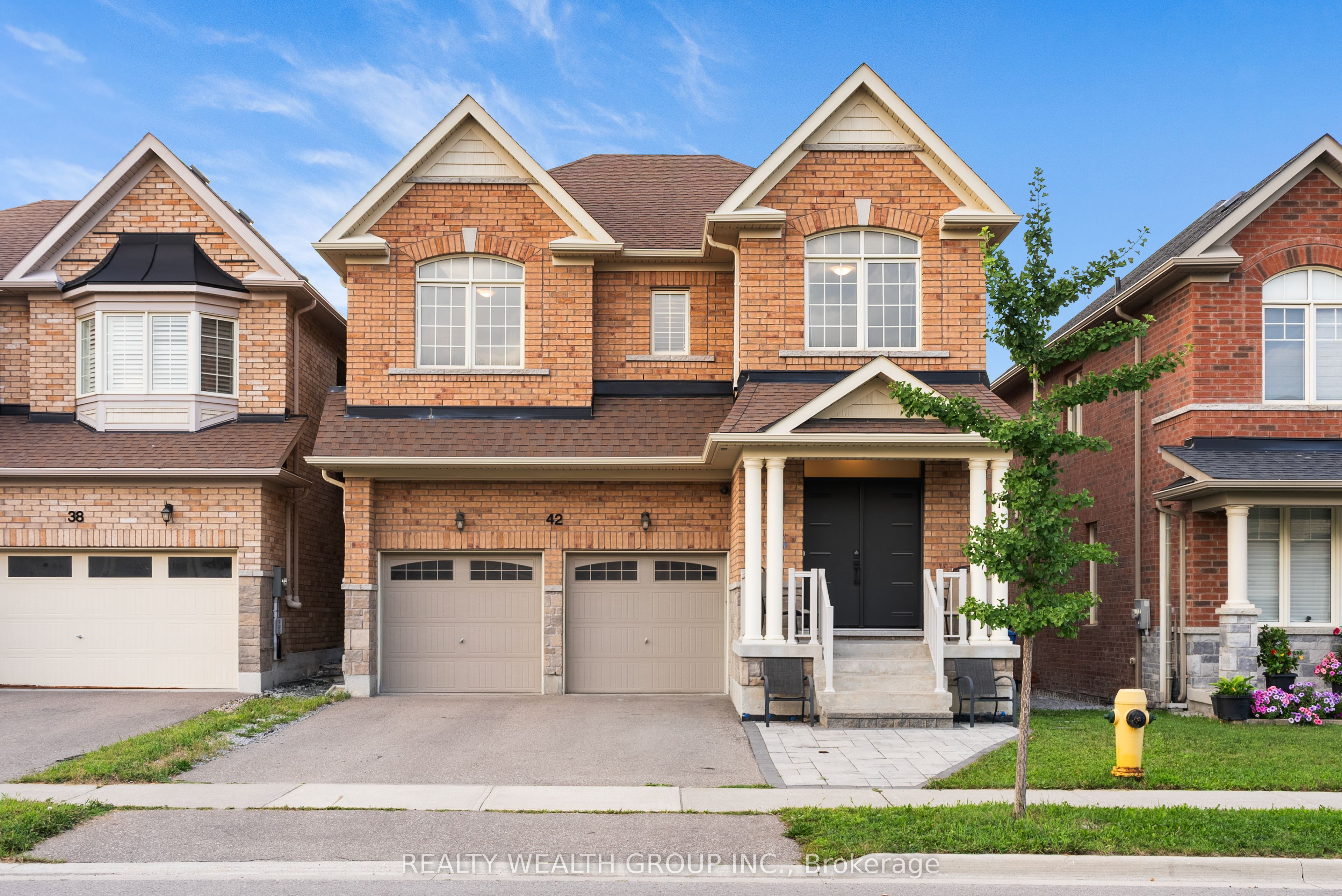 42 Mondial Crescent Property Photo 1