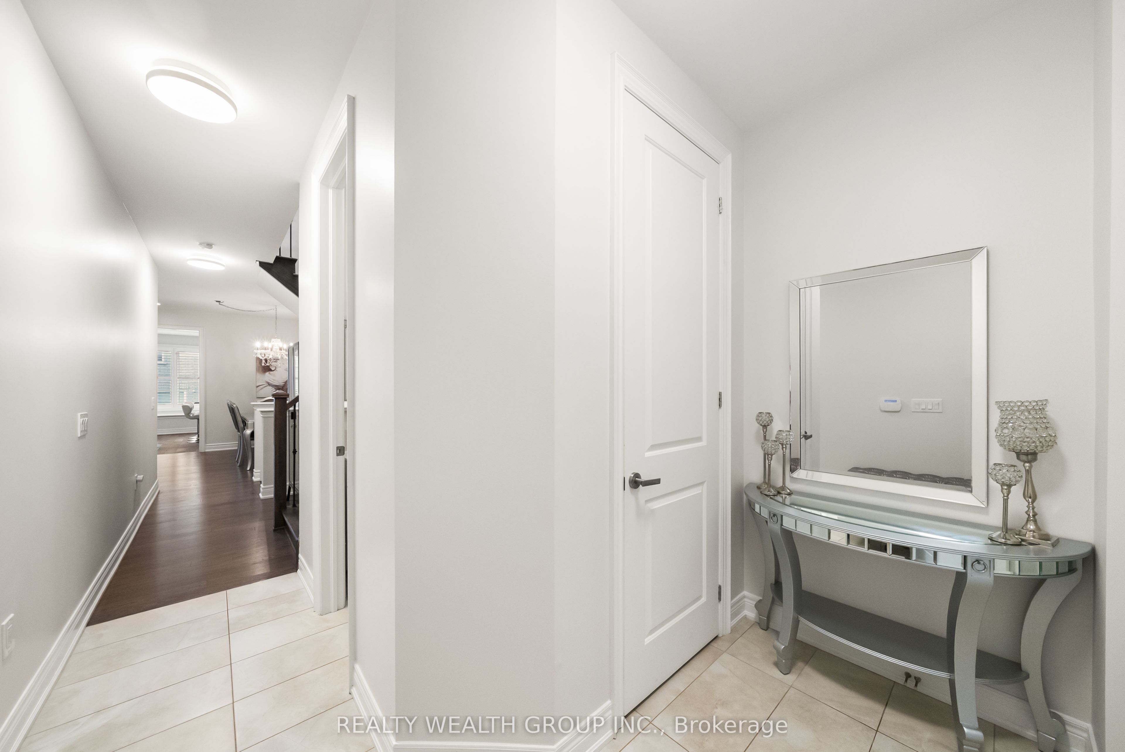 42 Mondial Crescent Property Photo 3