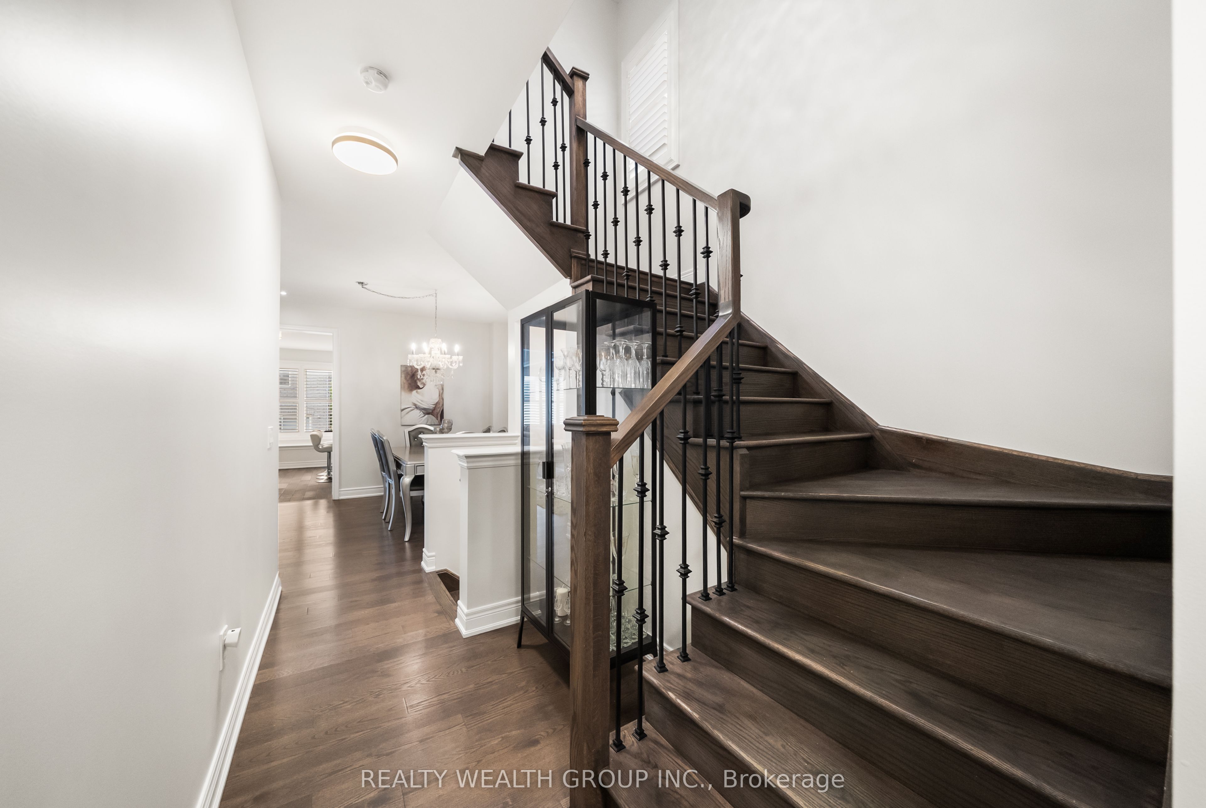 42 Mondial Crescent Property Photo 14