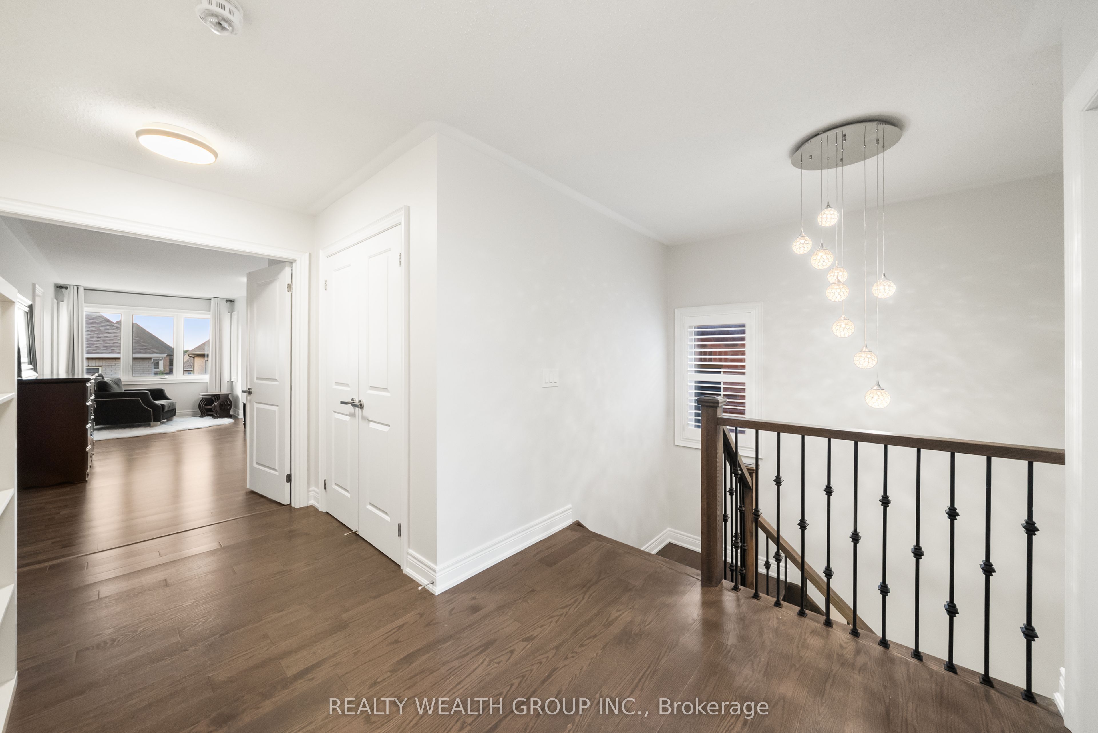 42 Mondial Crescent Property Photo 15