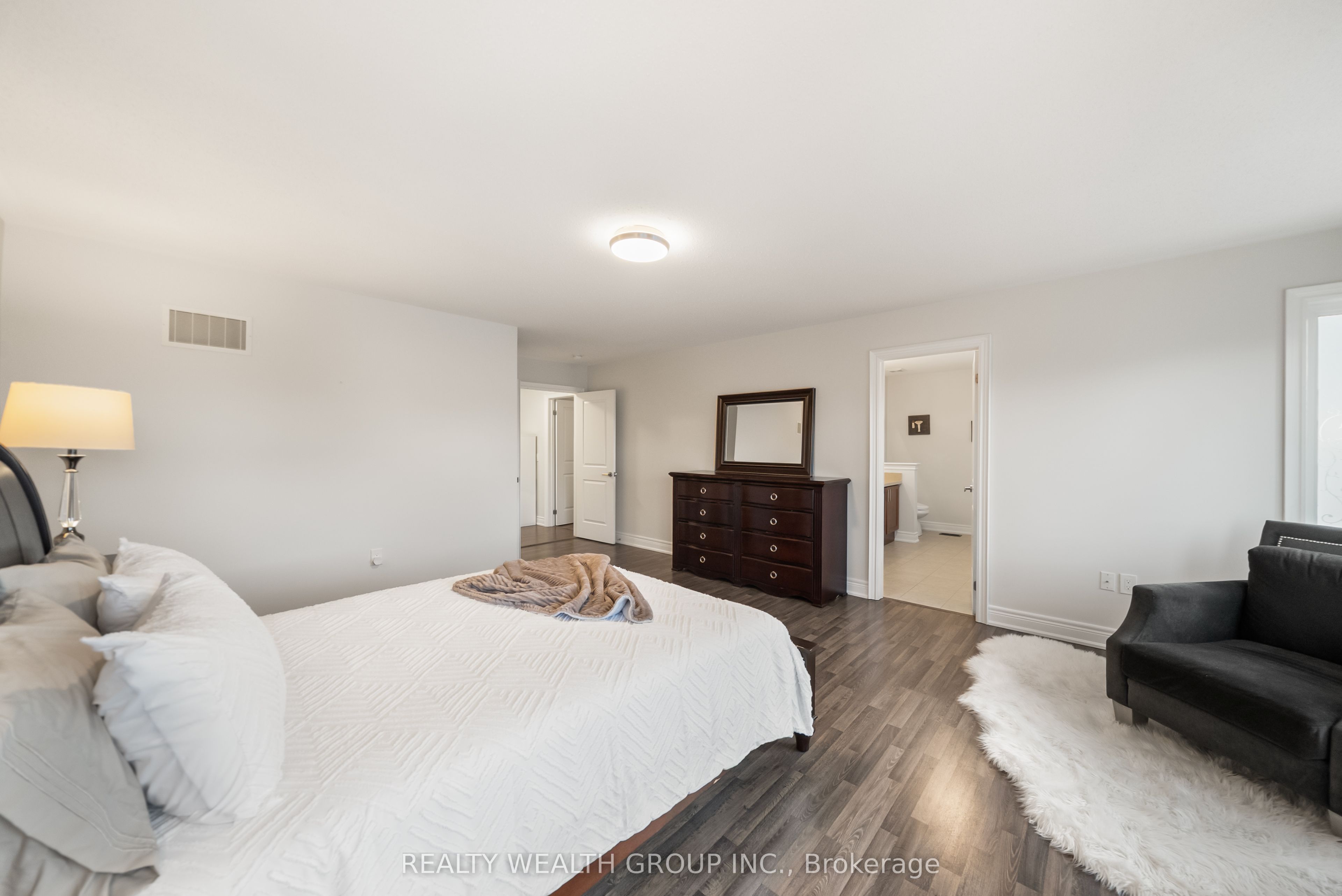 42 Mondial Crescent Property Photo 18