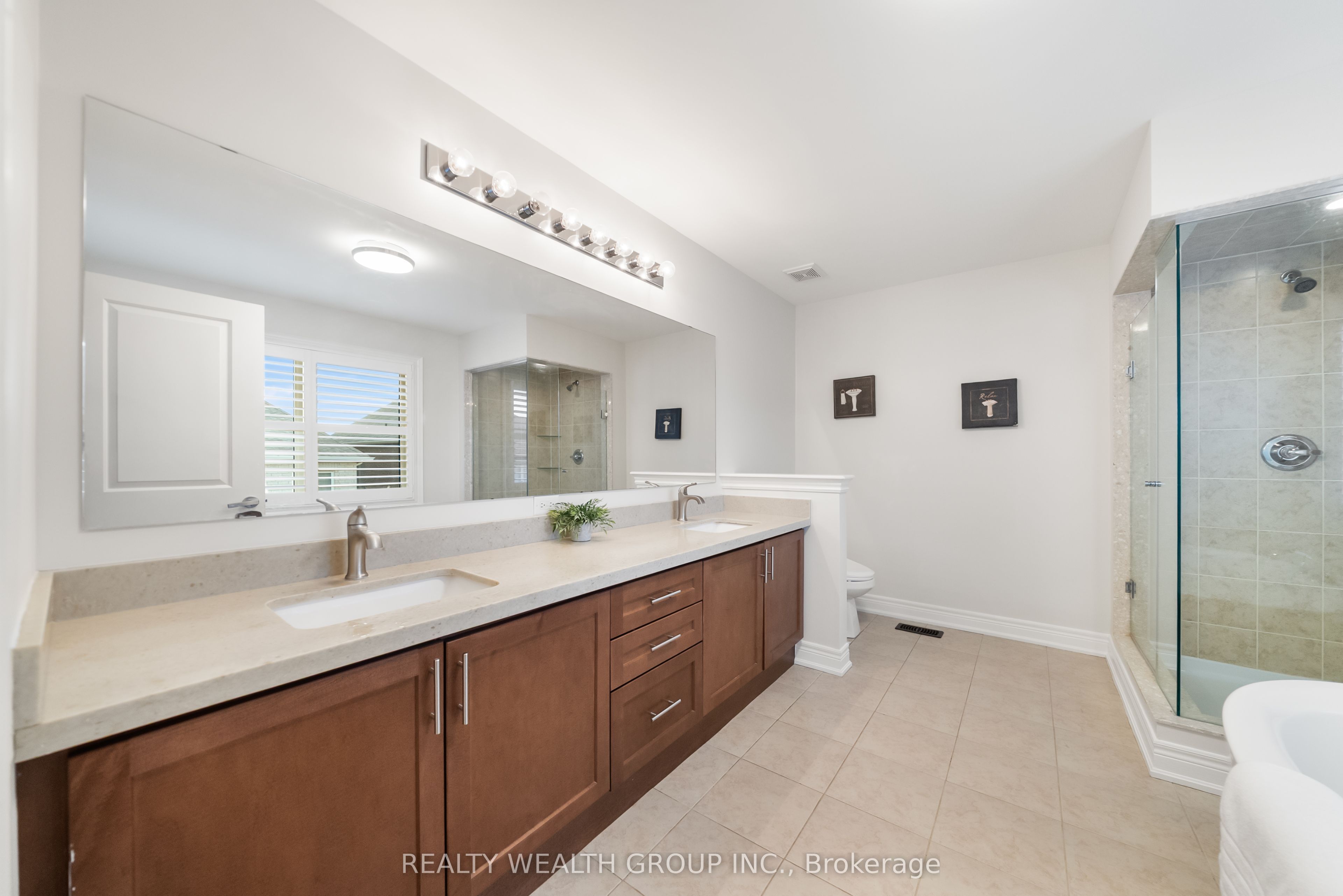 42 Mondial Crescent Property Photo 20