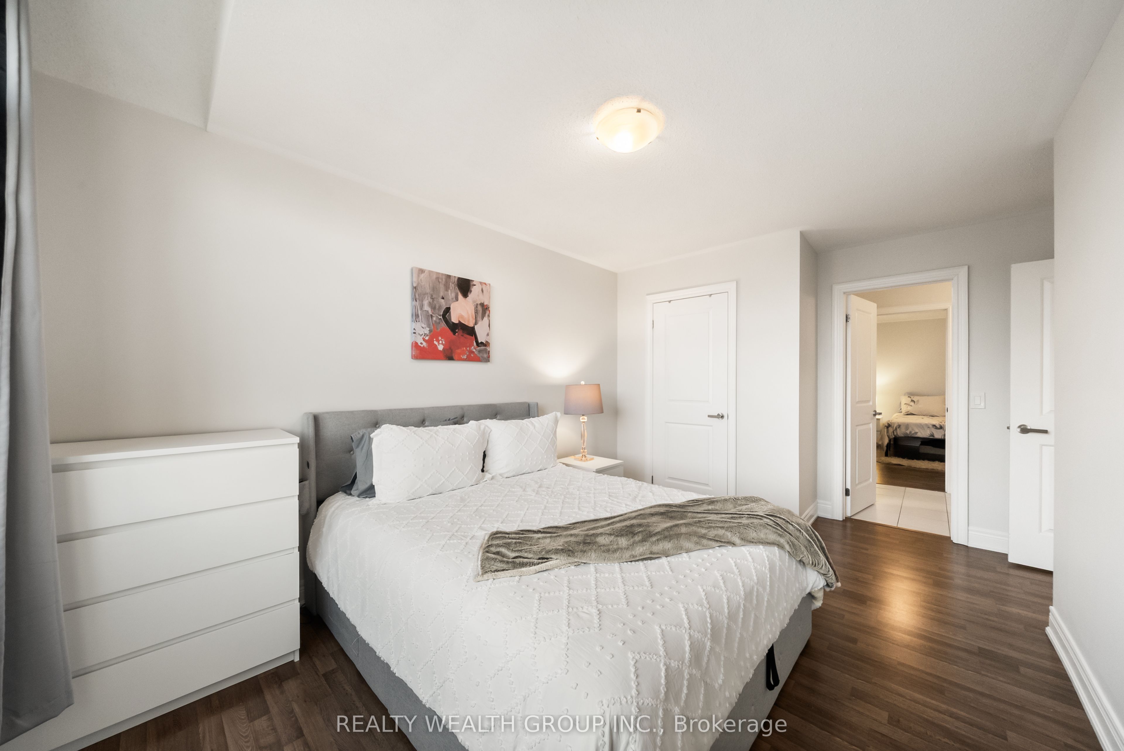 42 Mondial Crescent Property Photo 23