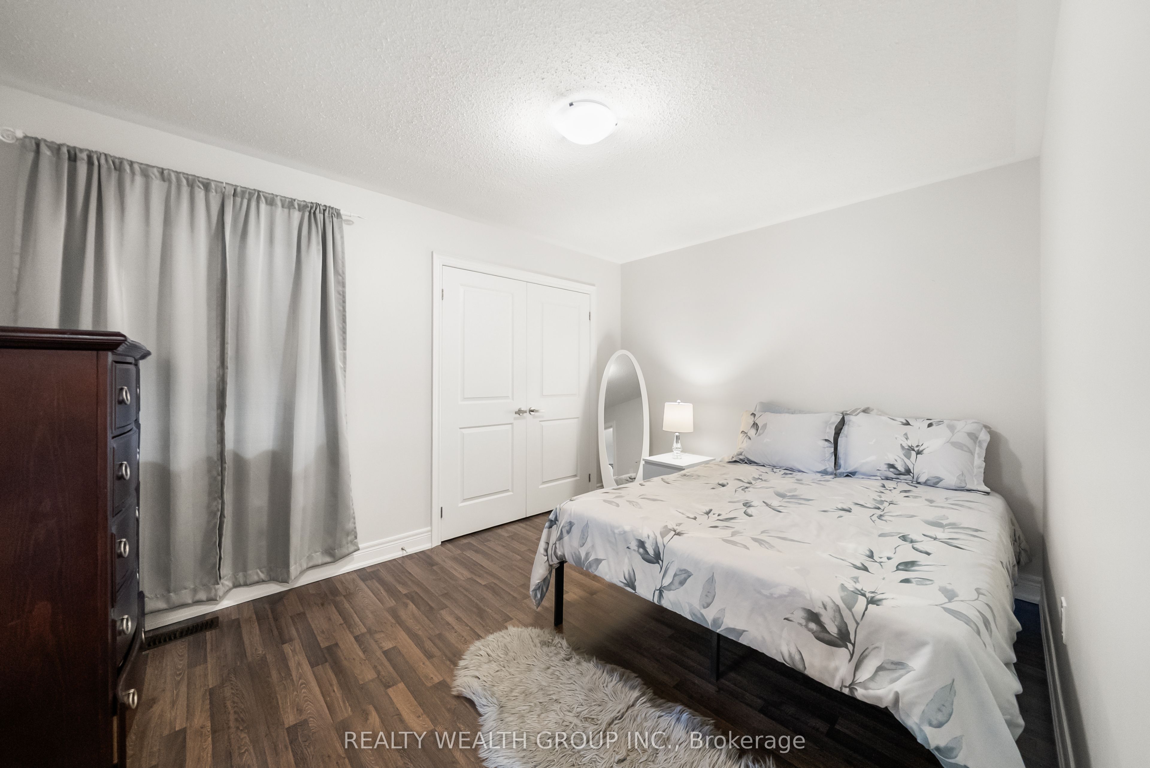 42 Mondial Crescent Property Photo 26