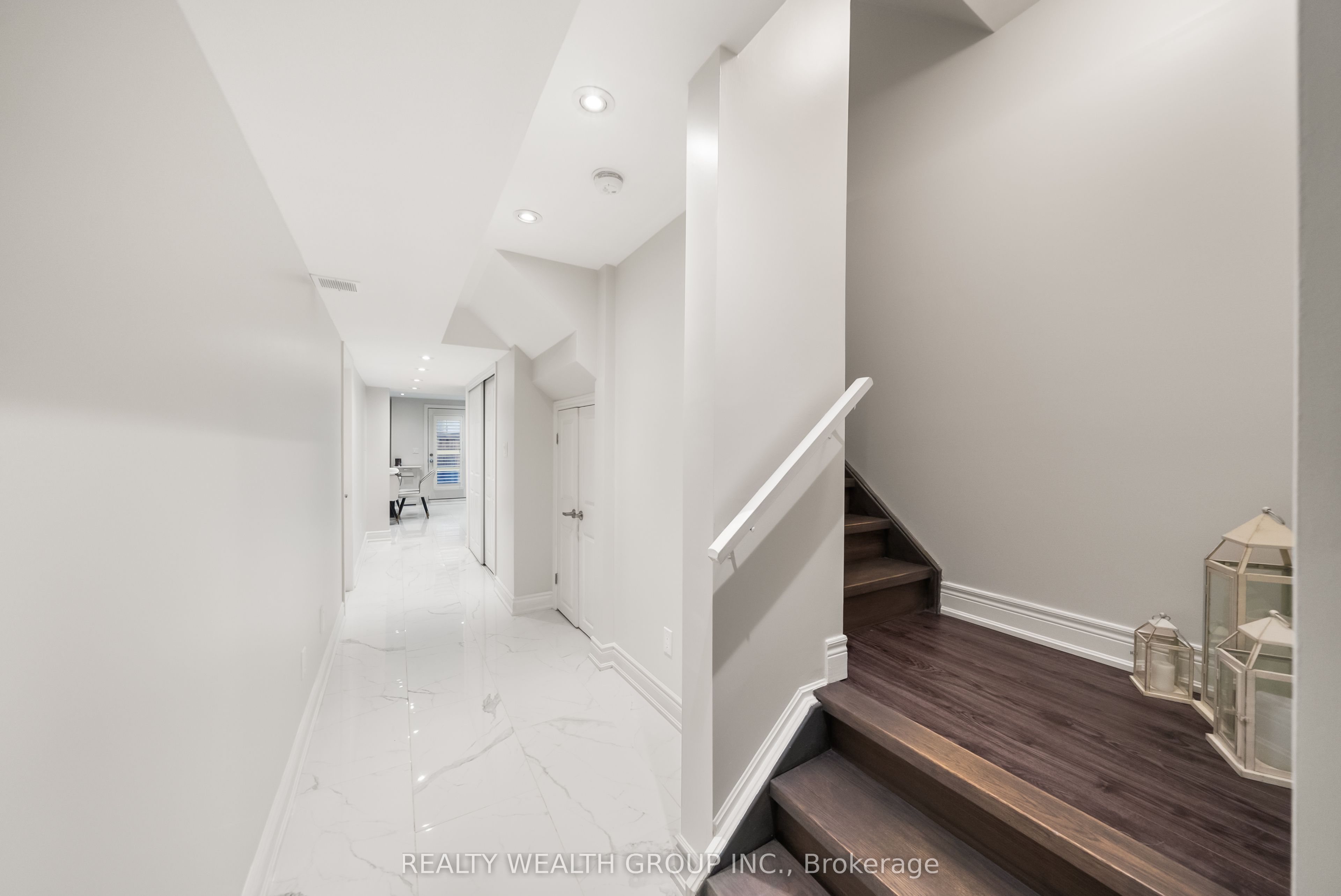 42 Mondial Crescent Property Photo 29