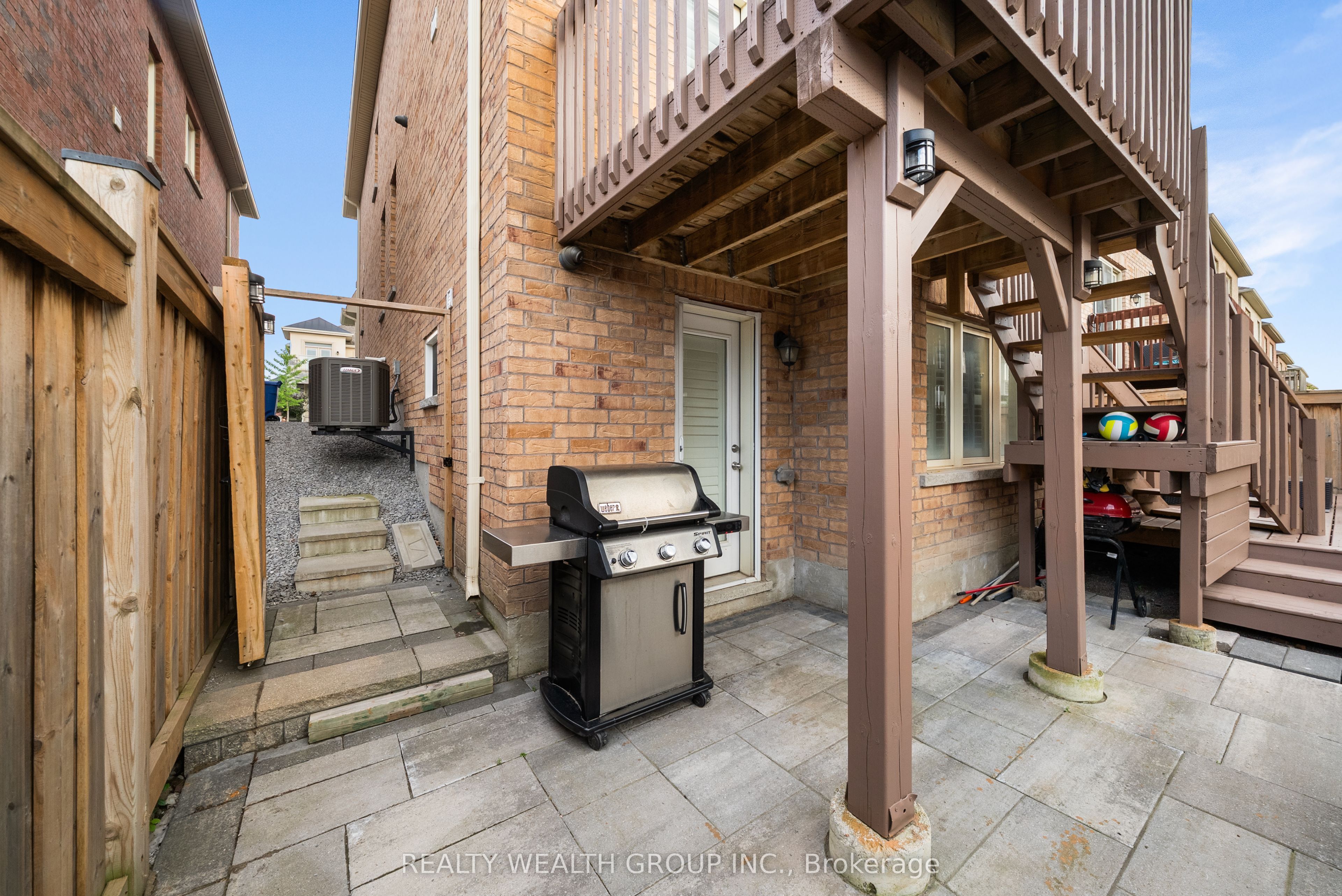 42 Mondial Crescent Property Photo 40
