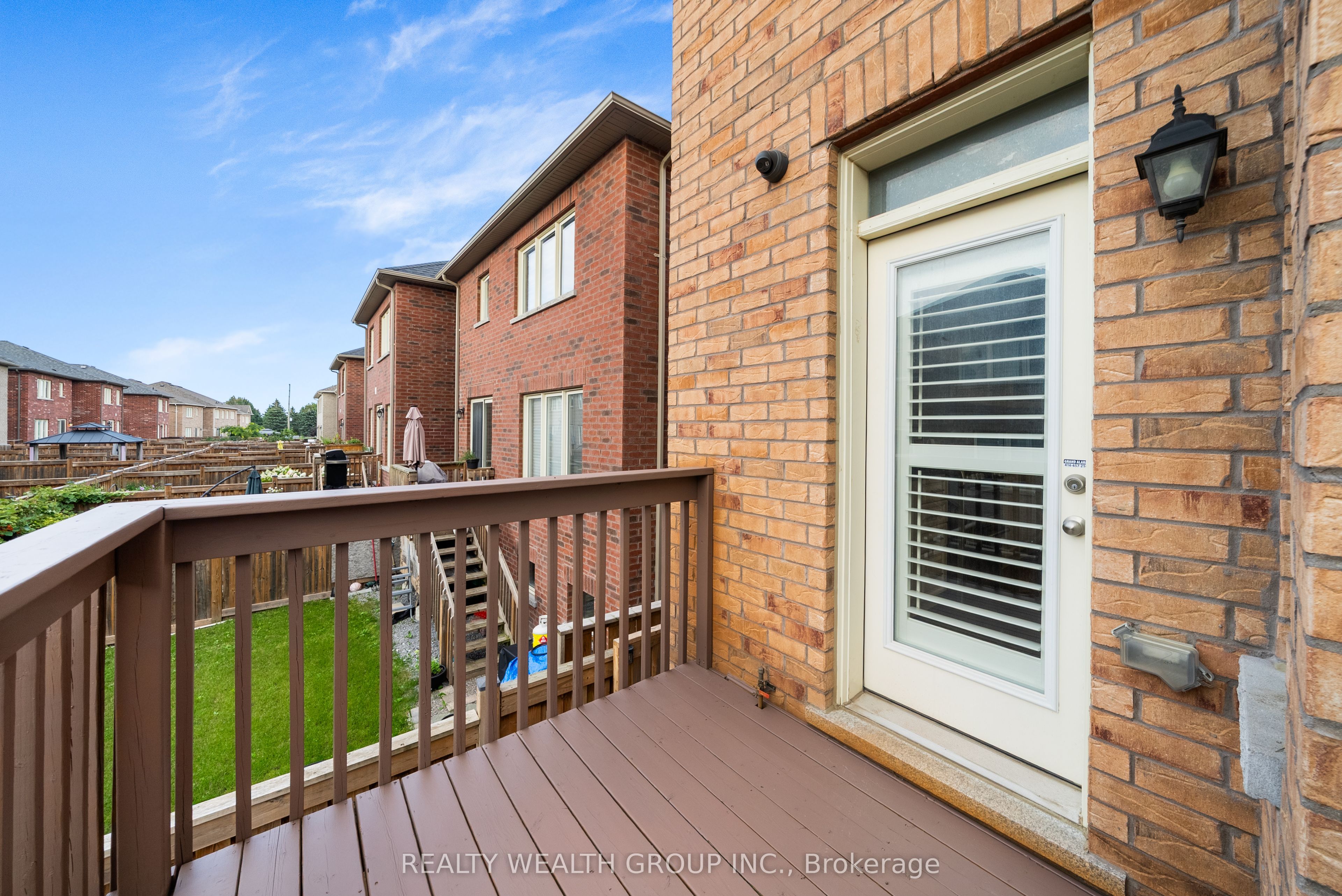 42 Mondial Crescent Property Photo 41