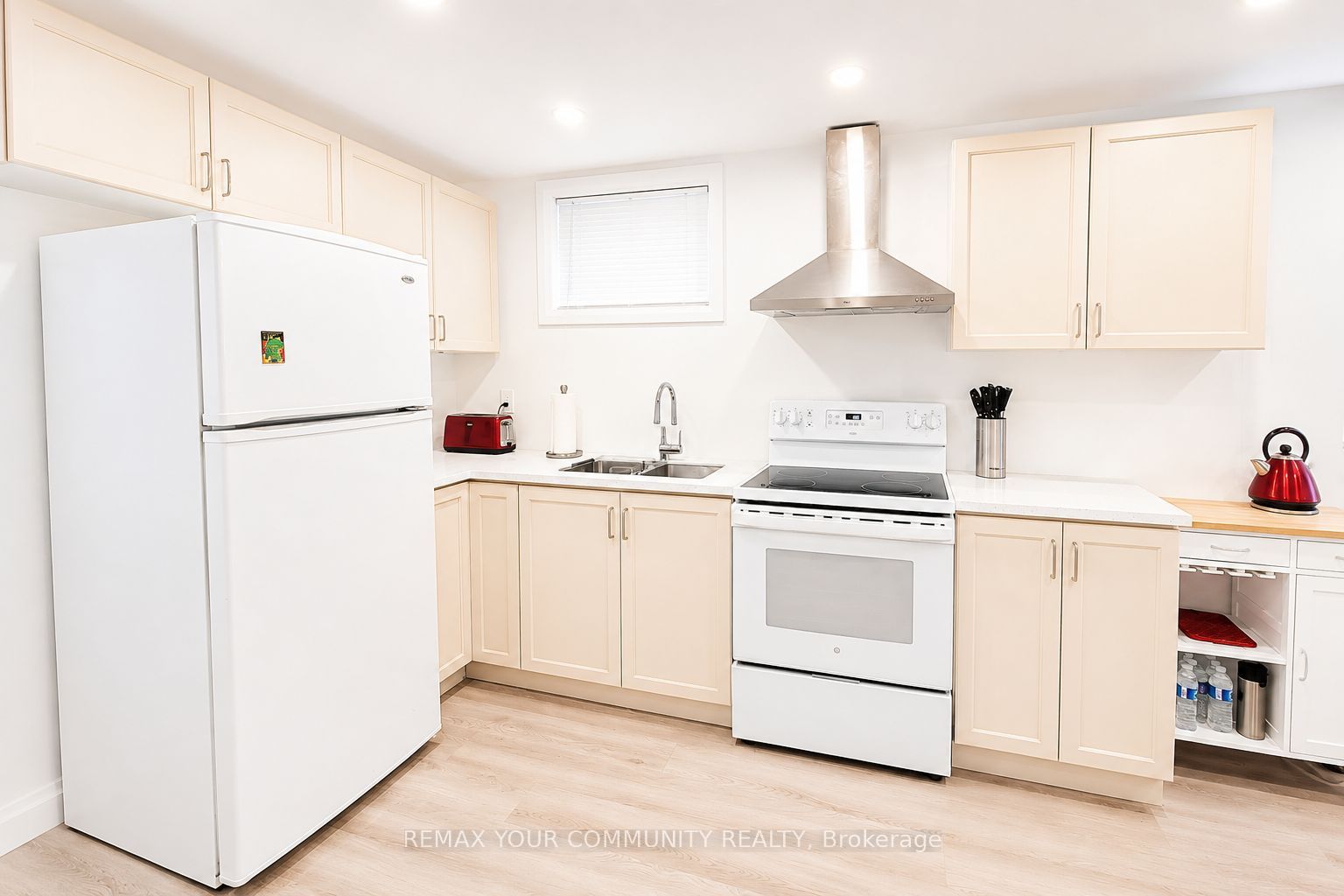 95 Maplegrove Avenue Bsm Property Photo 6