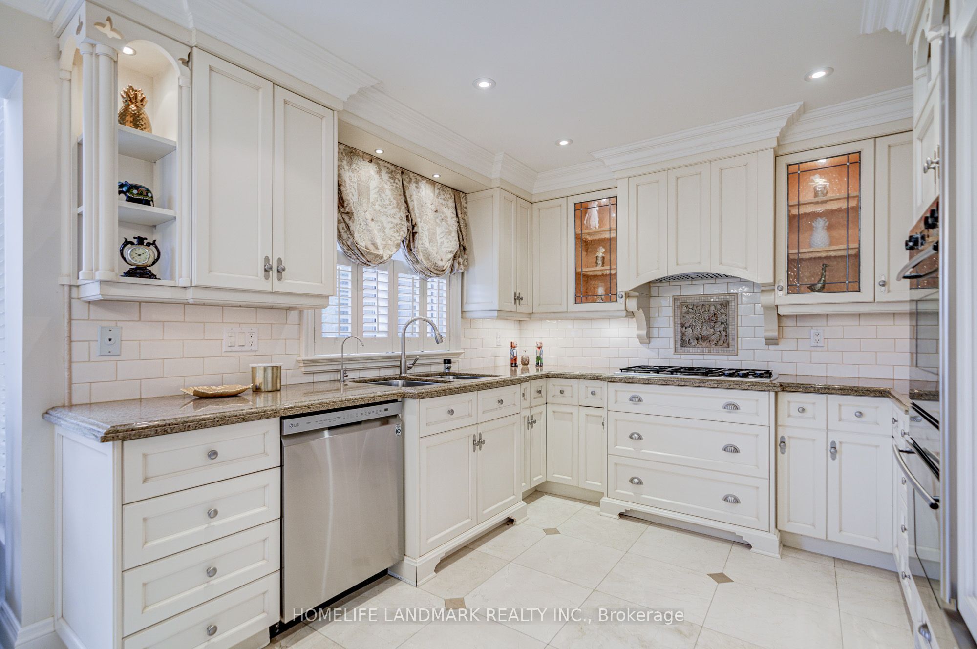 37 Maimonides Court Property Photo 19