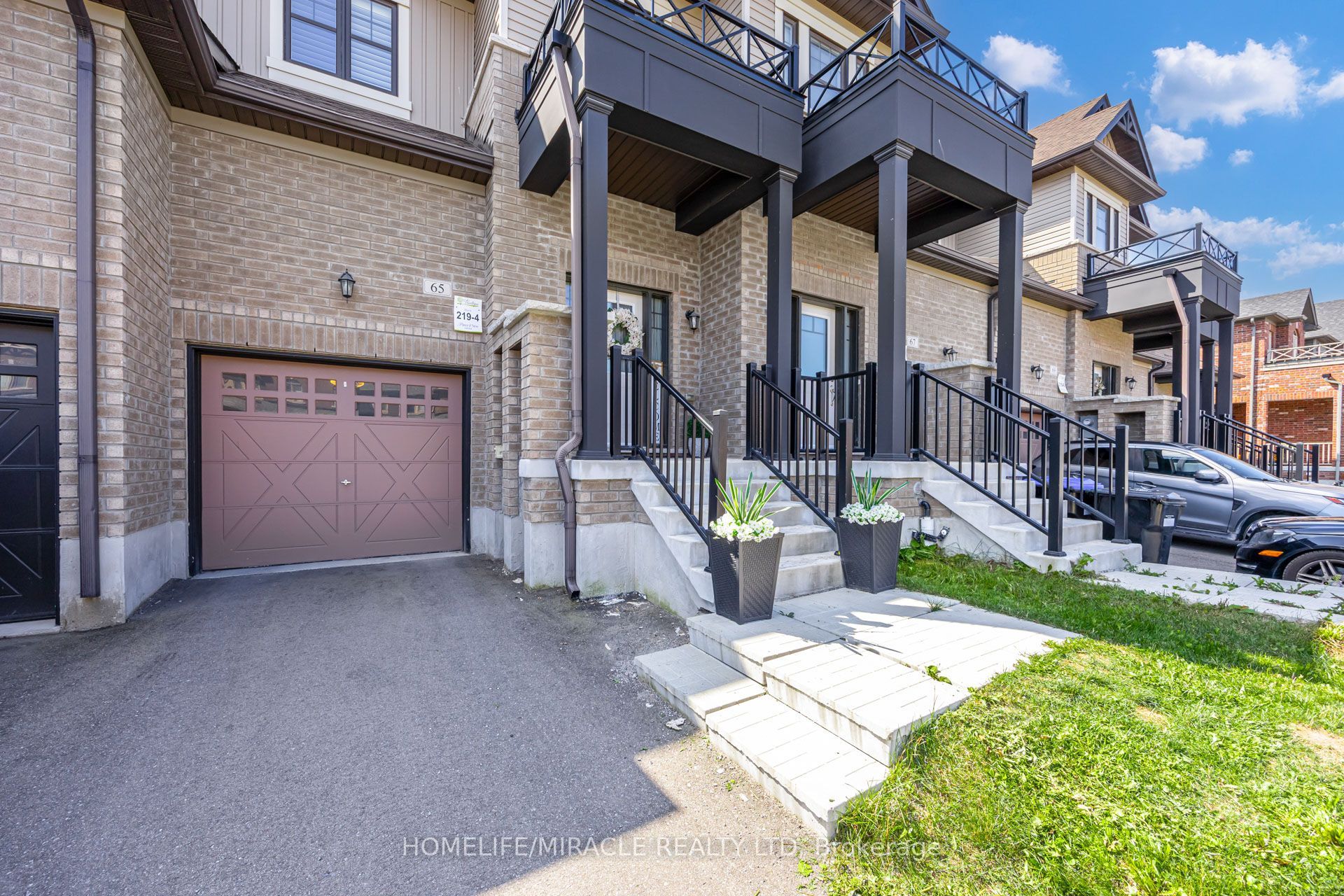 65 Lorne Thomas Place Property Photo 4