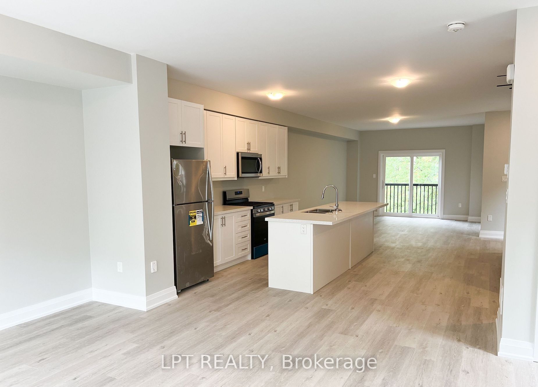 1482 Purchase Pl Place Property Photo 3