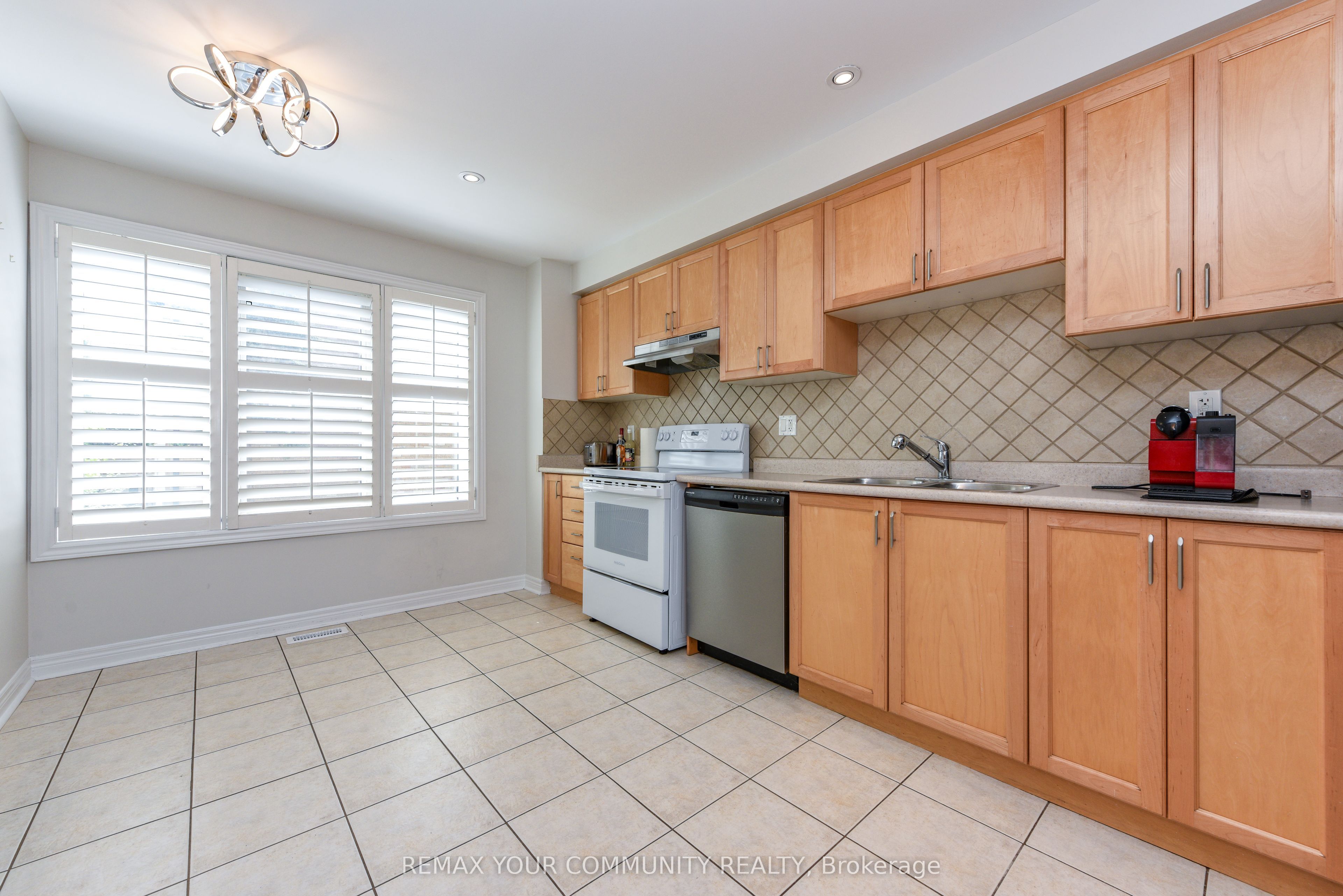 20 Wallace Street 6 Property Photo 8