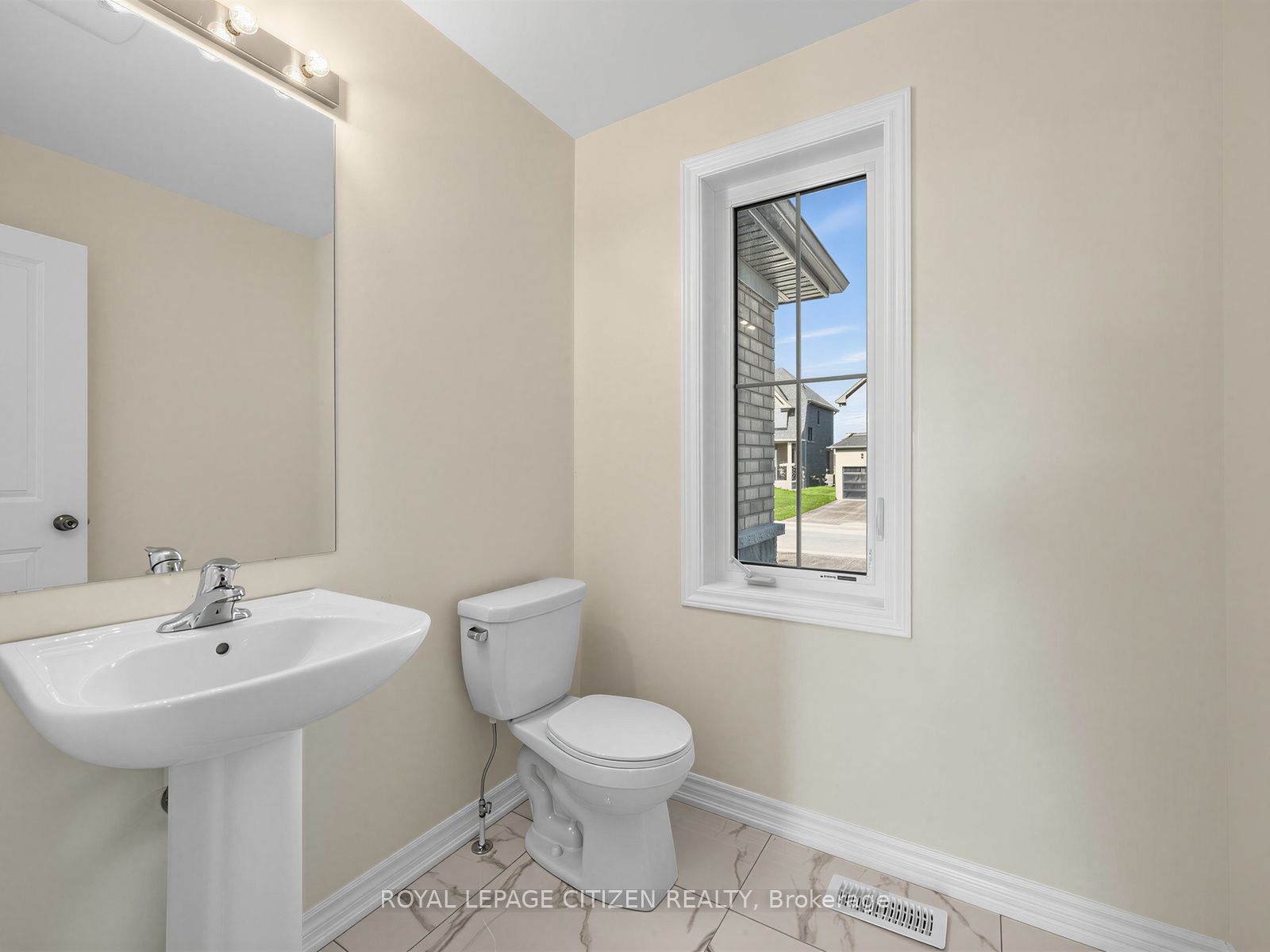 2 Lawrence D. Pridham Avenue Property Photo 9