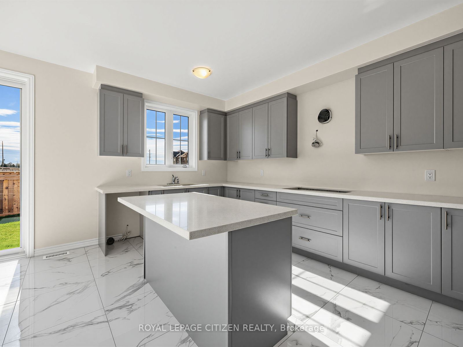 2 Lawrence D. Pridham Avenue Property Photo 14