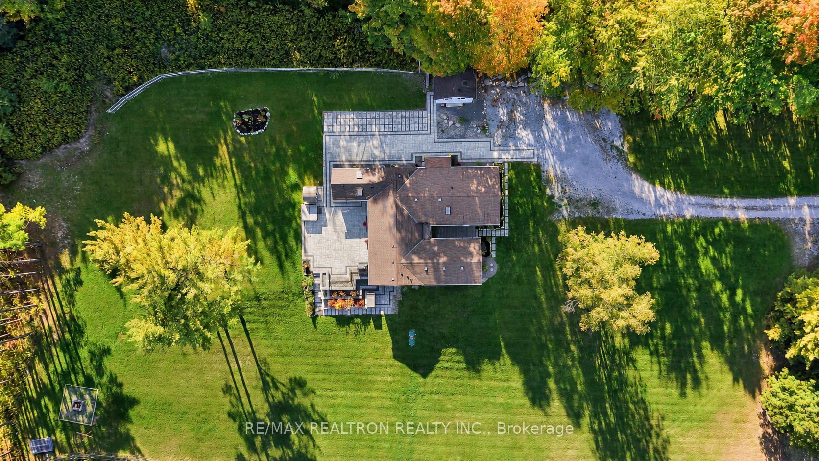3433 Mount Albert Road Property Photo 4