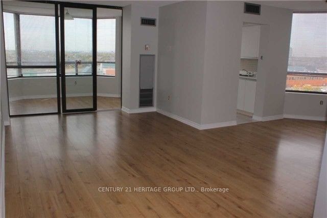 7460 Bathurst Street 1003 Property Photo 3
