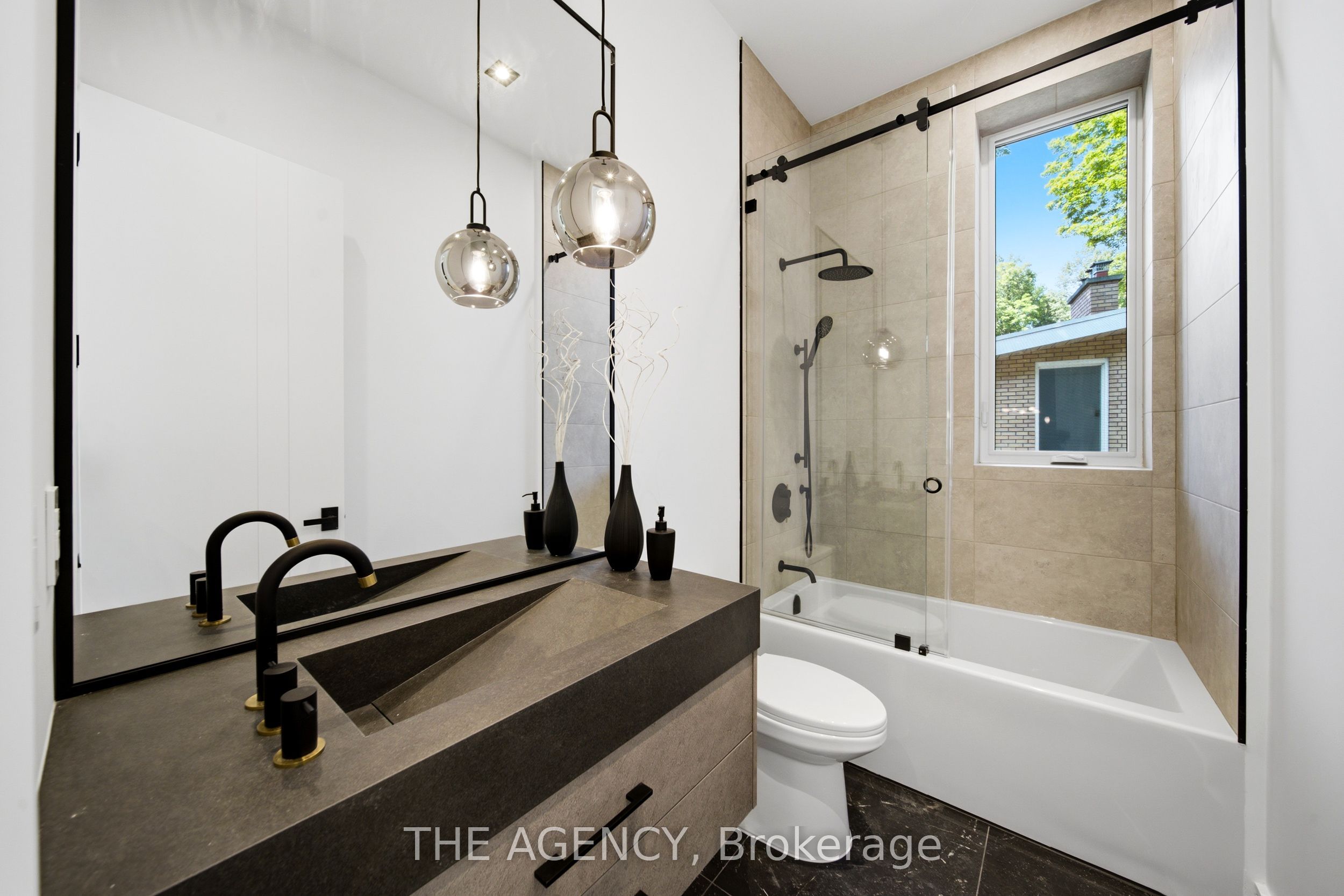 193 Beechwood Crescent Property Photo 16