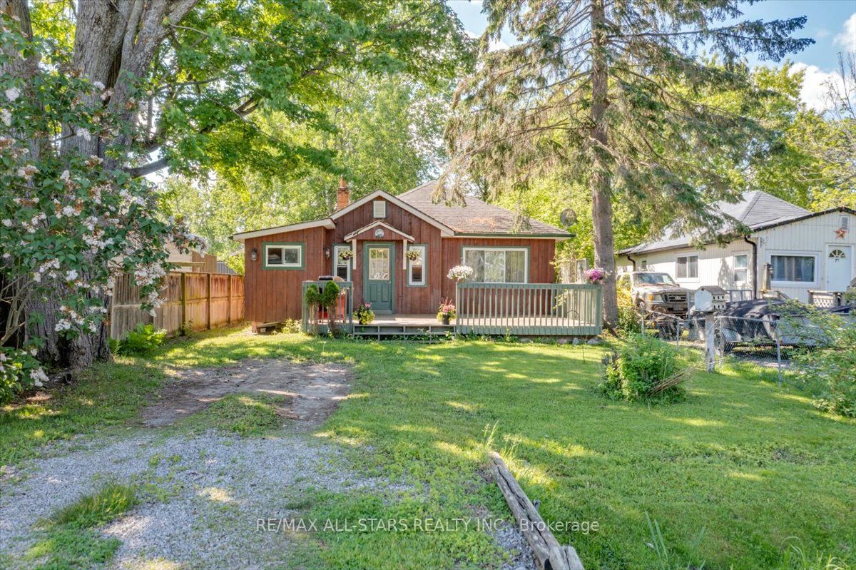 1061 2nd Line Property Photo 3