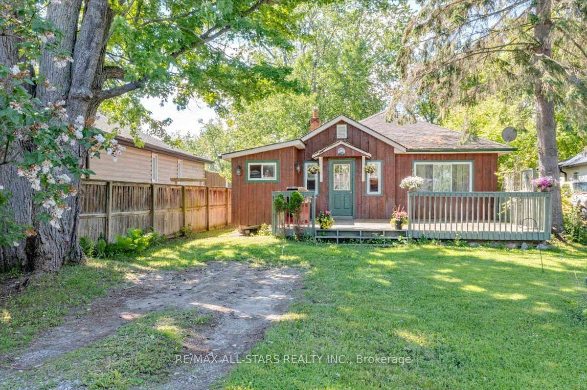 1061 2nd Line Property Photo 4