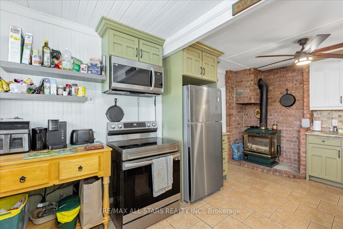 1061 2nd Line Property Photo 9