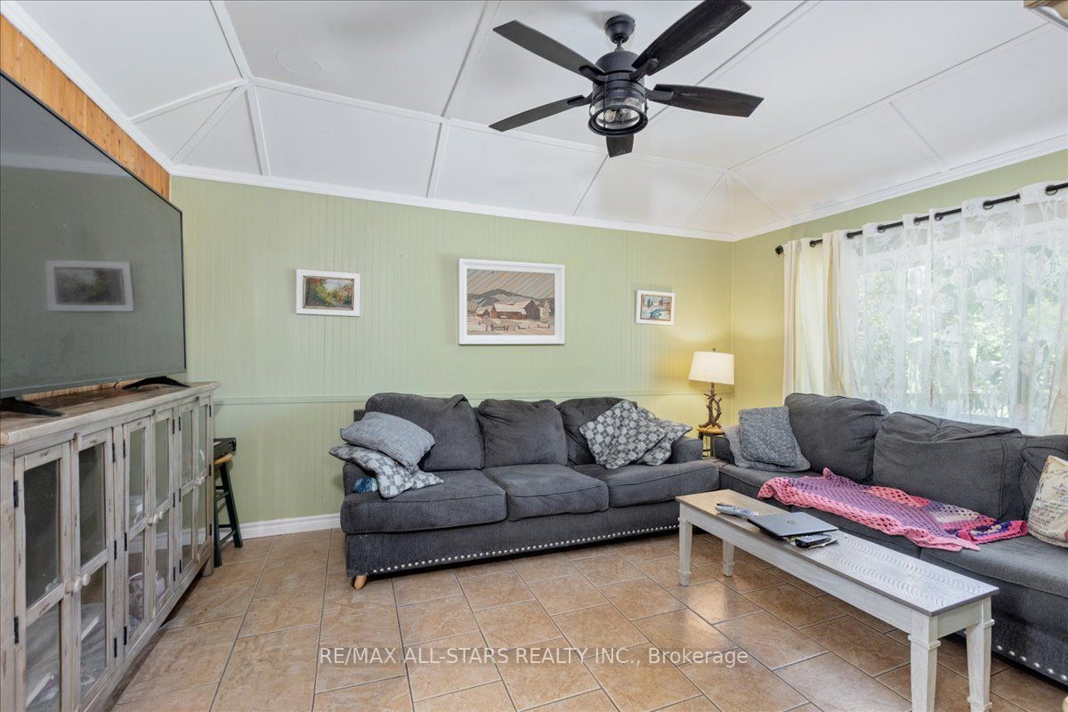 1061 2nd Line Property Photo 11