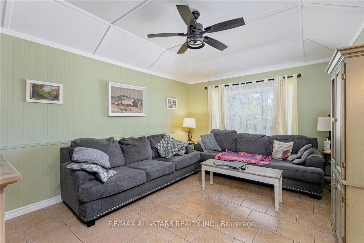 1061 2nd Line Property Photo 12