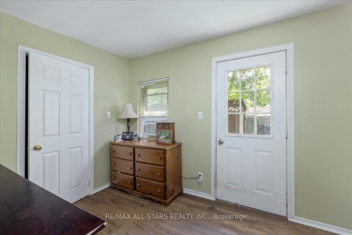 1061 2nd Line Property Photo 13