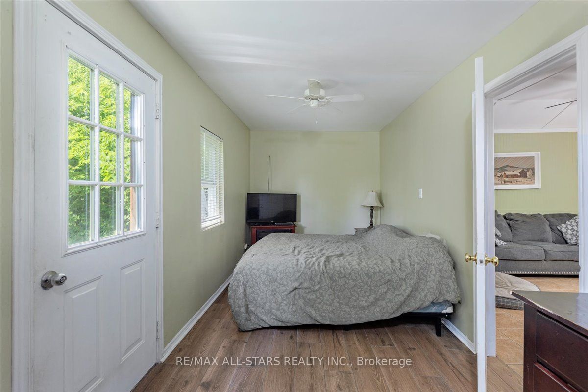1061 2nd Line Property Photo 14