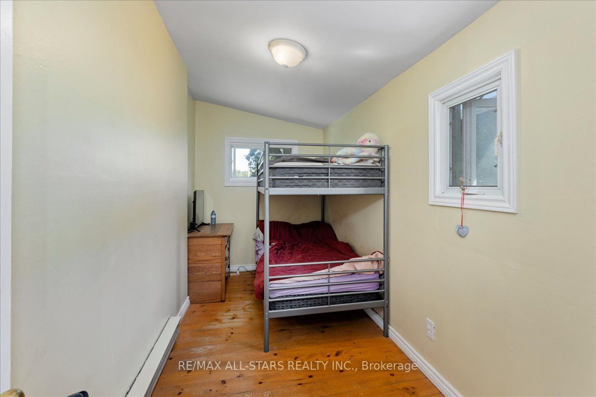 1061 2nd Line Property Photo 15