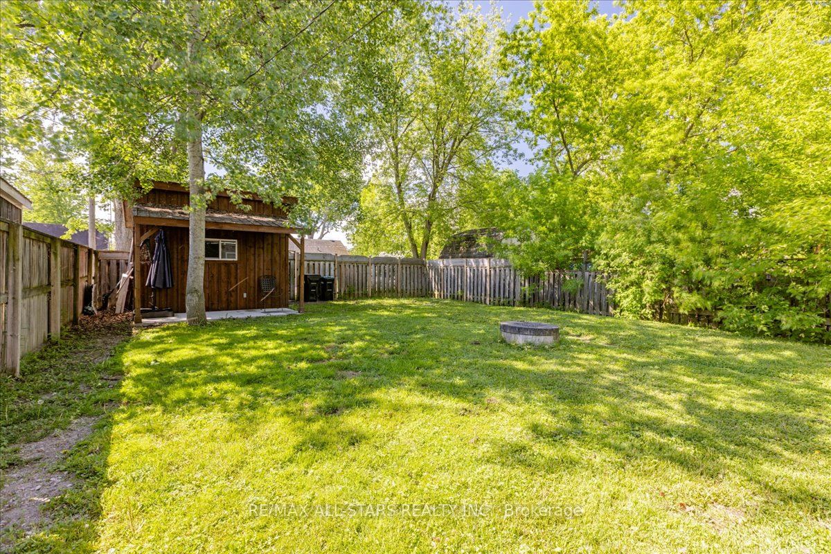 1061 2nd Line Property Photo 17