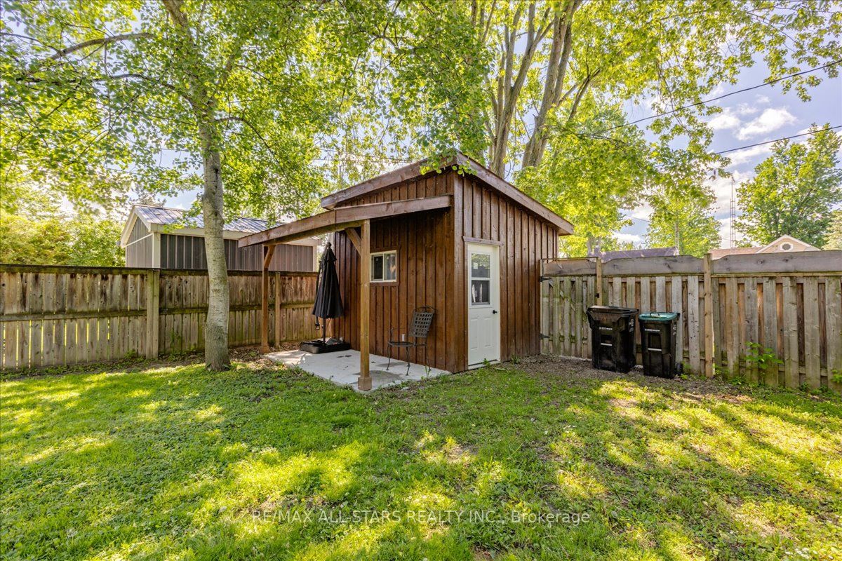 1061 2nd Line Property Photo 19