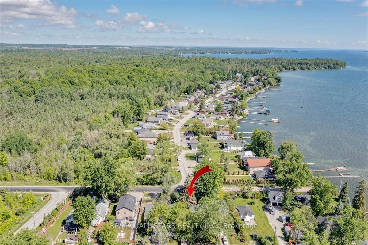 1061 2nd Line Property Photo 33