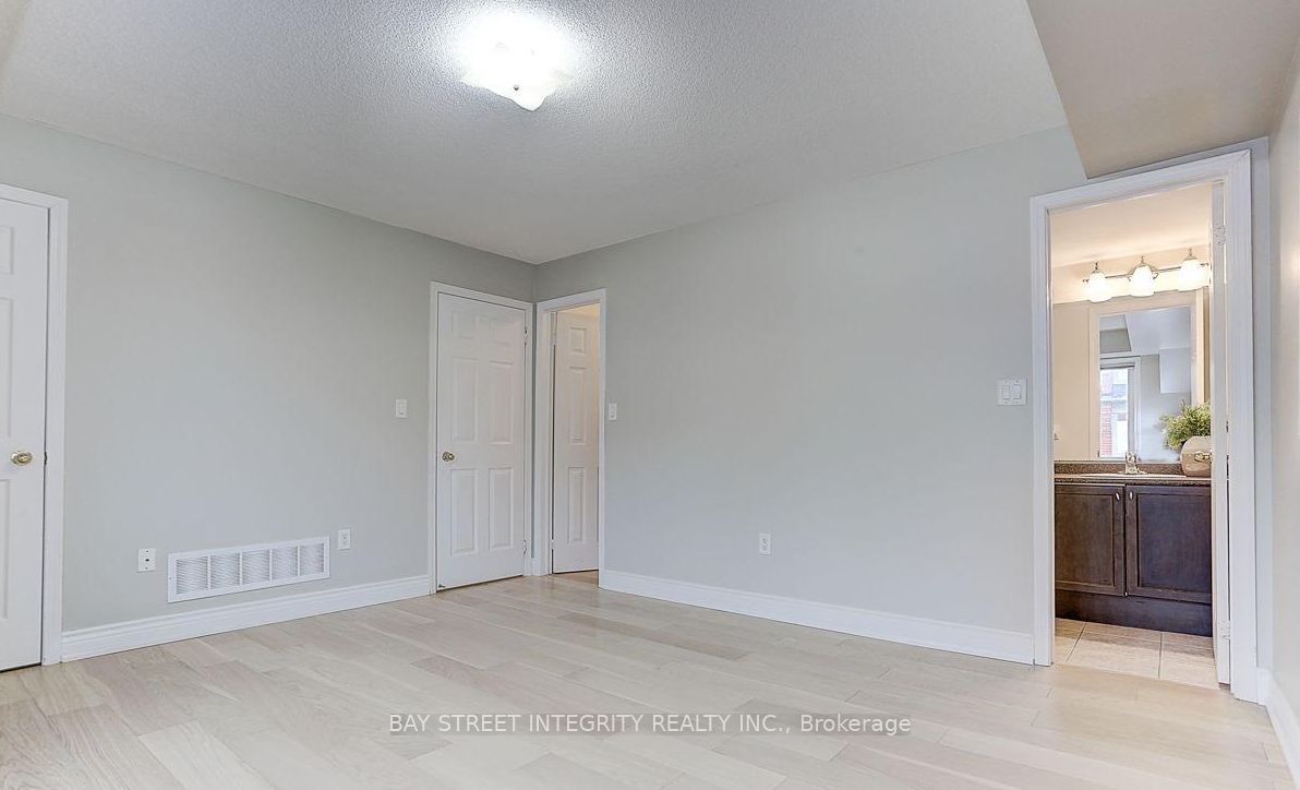 2199 Bur Oak Avenue Property Photo 9