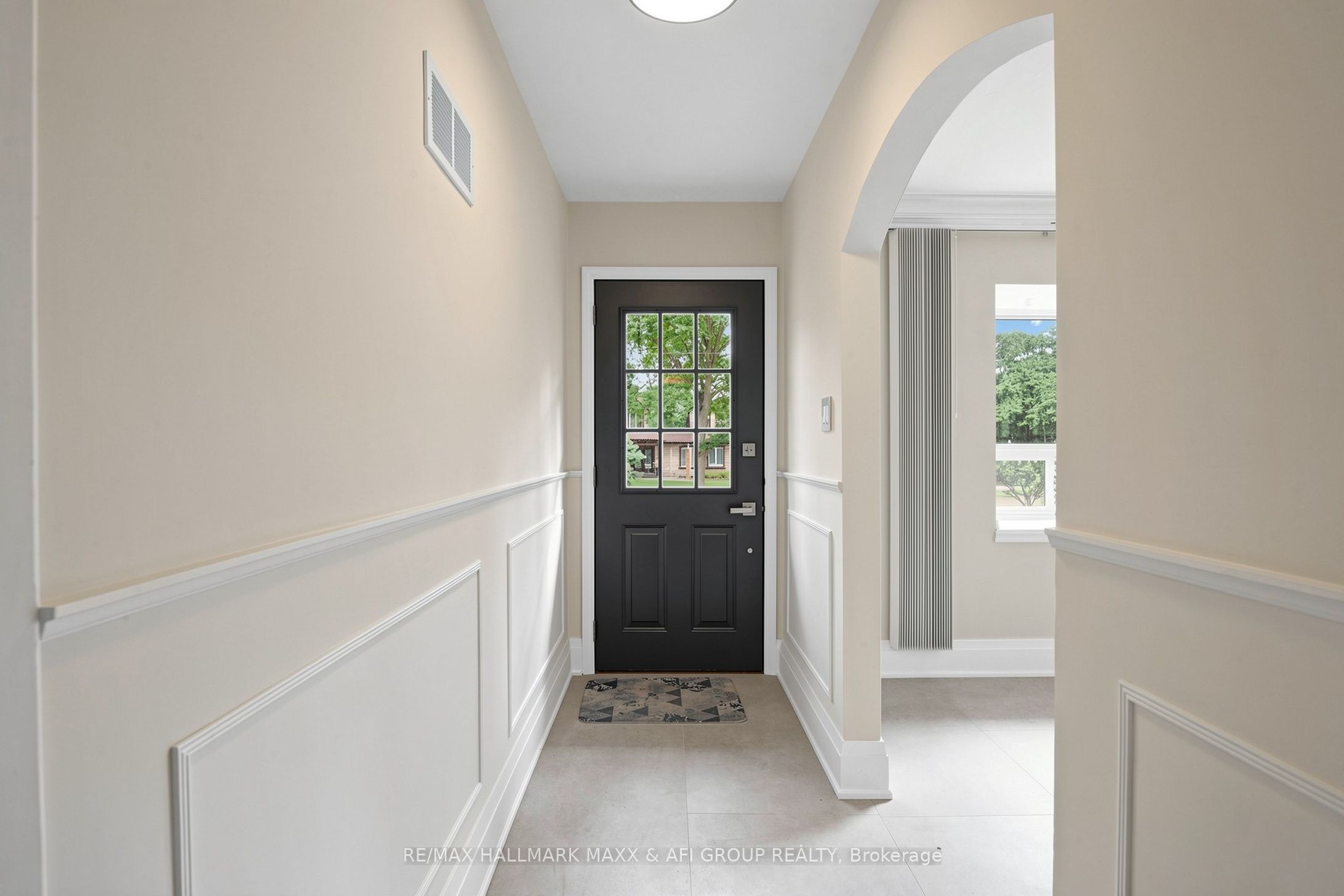 25 Harding Boulevard Property Photo 2