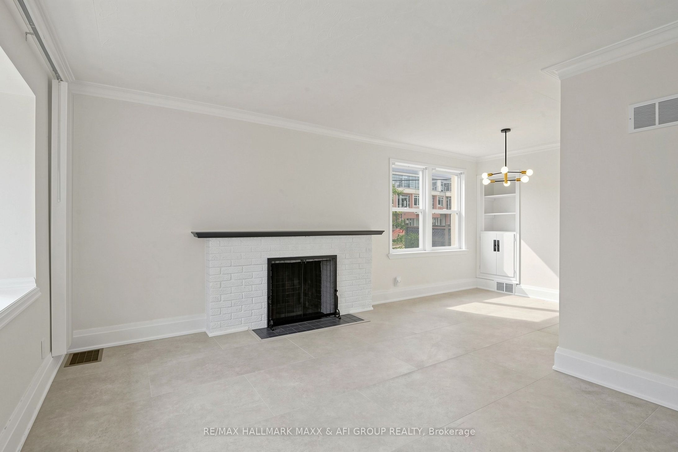 25 Harding Boulevard Property Photo 3